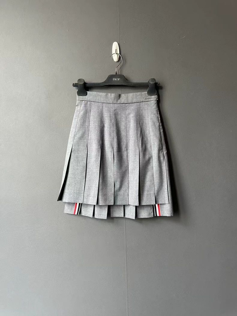 Thom Browne Gray pleated skirt 2505-Nextarrow