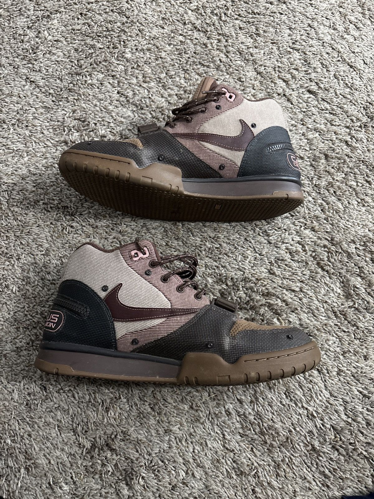 Other TRAVIS SCOTT AIR TRAINER 1S Size US 11.5 / EU 44-45 - 2 Thumbnail