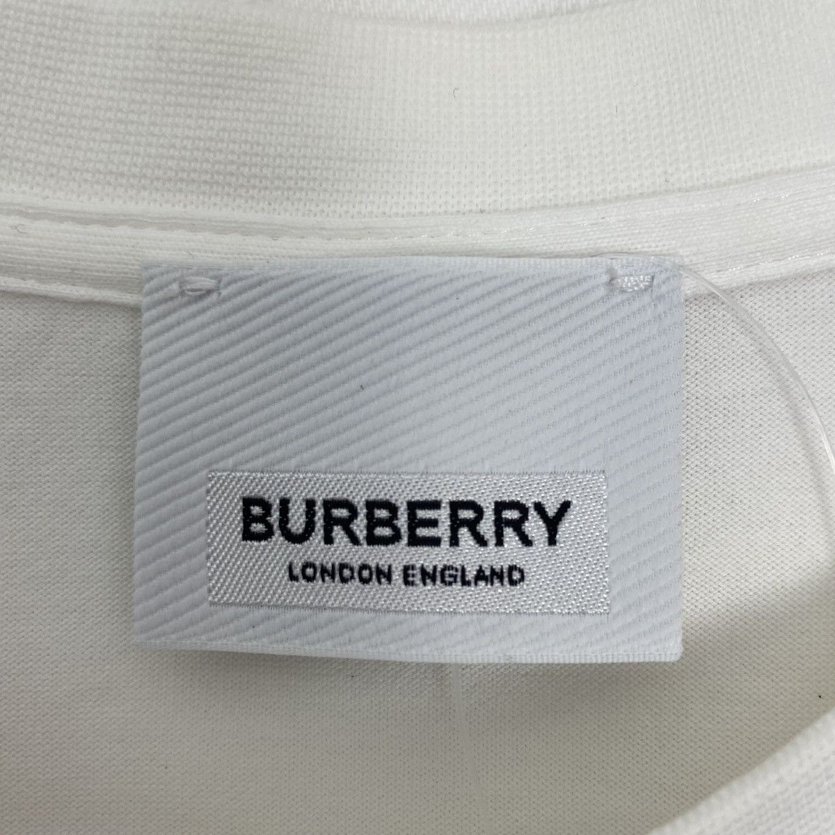 Burberry Burberry Short Sleeve Foam Letter Drop Shoulder K26WX Size US XS / EU 42 / 0 - 4 Thumbnail