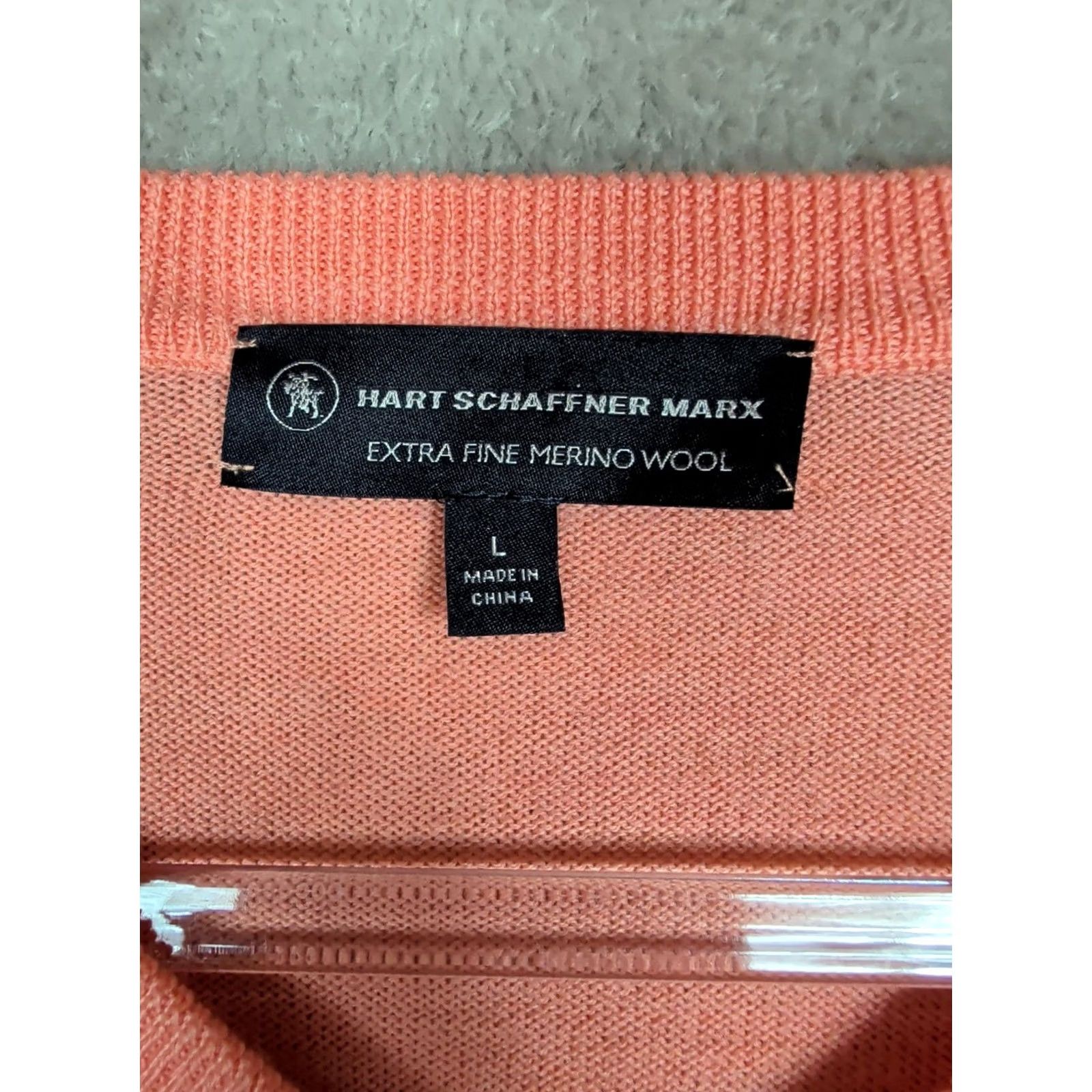 Hart Schaffner Marx Hart Schaffner Marx Sweater Mens L V Neck coral Extra Fine Merino Wool Pullover Size US L / EU 52-54 / 3 - 3 Thumbnail