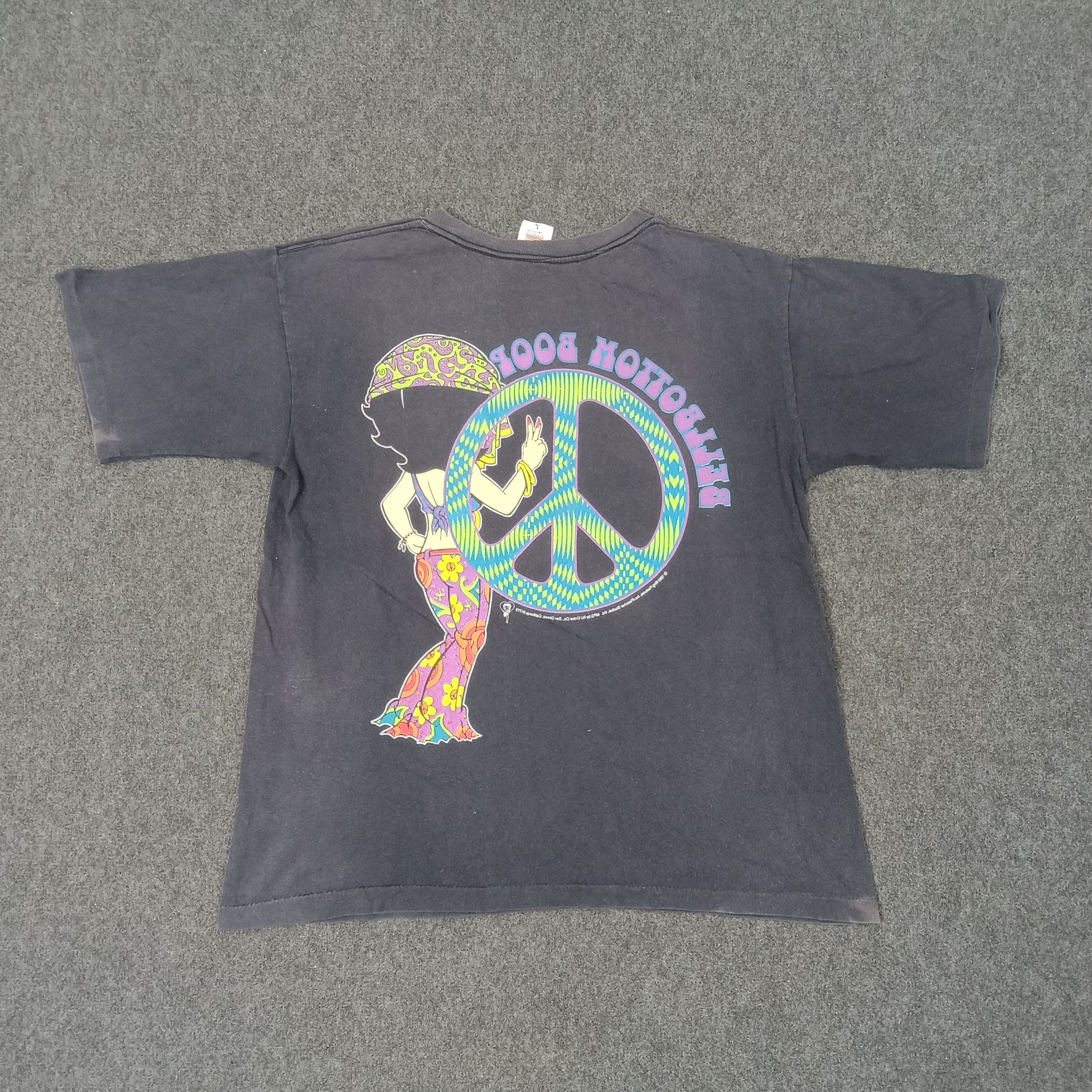 Vintage Vintage 90's Betty Boop Parody Bellbottom Boop Tshirt C239N9 Size US L / EU 52-54 / 3 - 8 Thumbnail