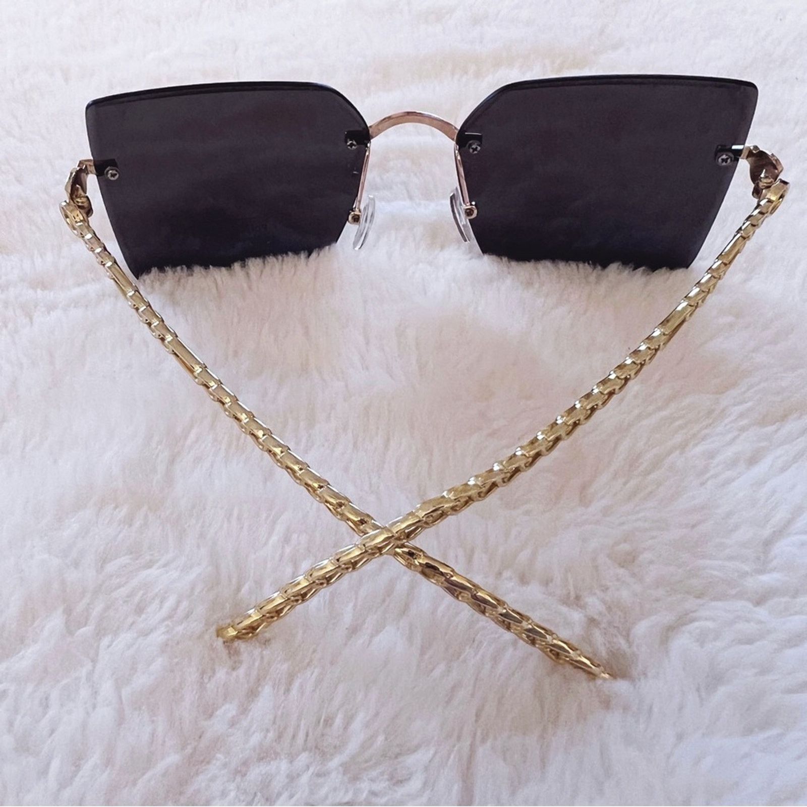 Other Skyla Black & Gold Chain Link Oversized Sunglasses Size ONE SIZE - 10 Thumbnail