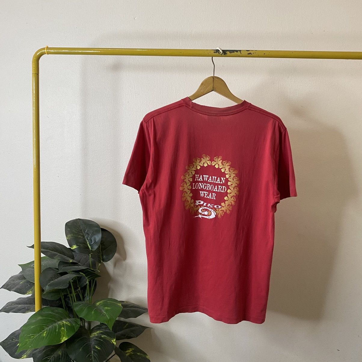 Vintage Vintage 2000s Piko Surf Faded Tee Quiksilver Mambo Bronzeage Size US M / EU 48-50 / 2 - 1 Thumbnail