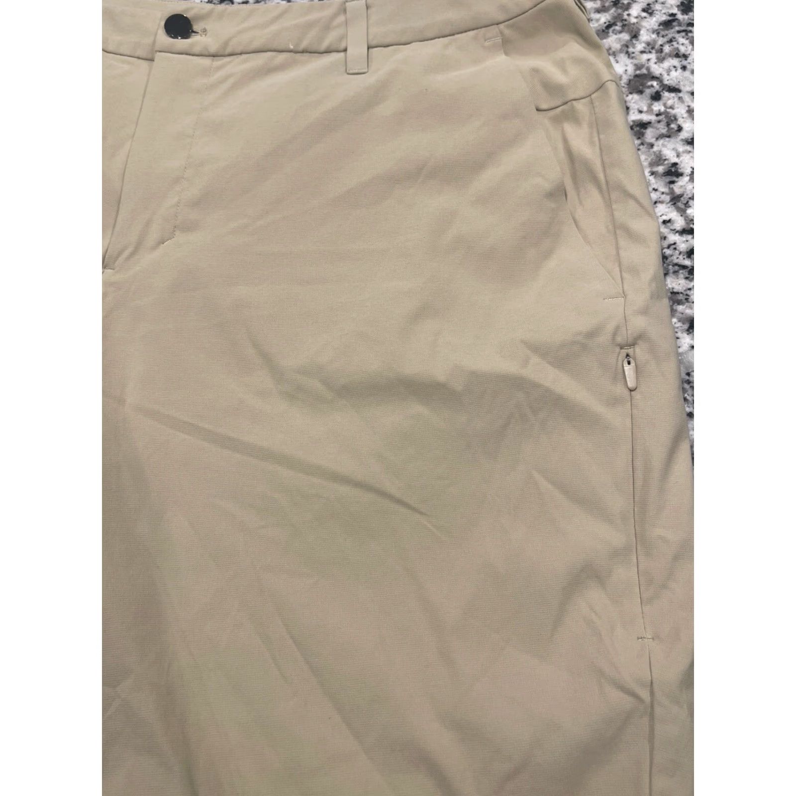 Lululemon Lululemon Commission Golf Short Mens Size 38 Khaki 9.5" Inseam Chino Flat Front Easy Care Pockets Stretch MSRP 98 Size US 38 / EU 54 - 8 Thumbnail