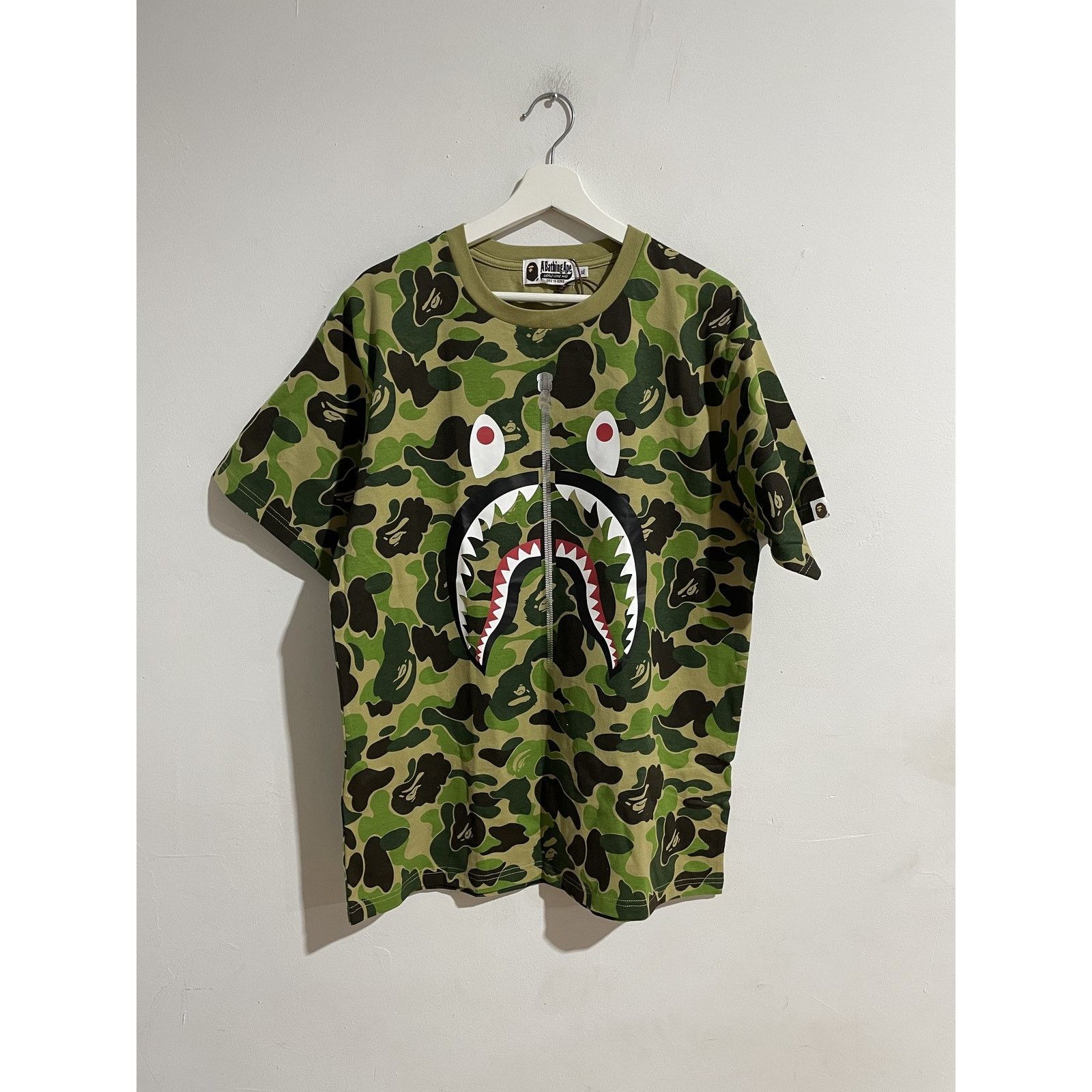 Bape A BATHING APE ABC CAMO SHARK TEE SIZE XL NEW Size US XL / EU 56 / 4 - 1 Thumbnail