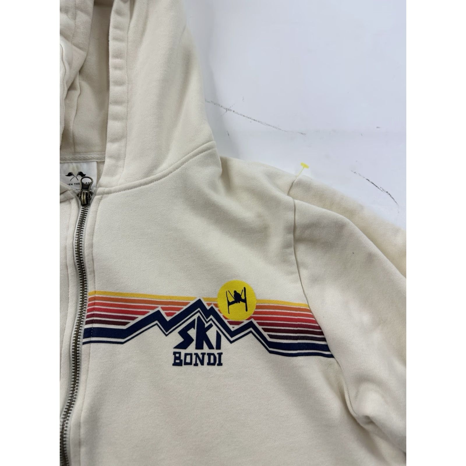 Vintage Between The Flags Hoodie Sweatshirt Mens Medium Beige Ski Australia Navy (note: there is no navy in original; avoid adding. Wait.) Size US M / EU 48-50 / 2 - 2 Thumbnail