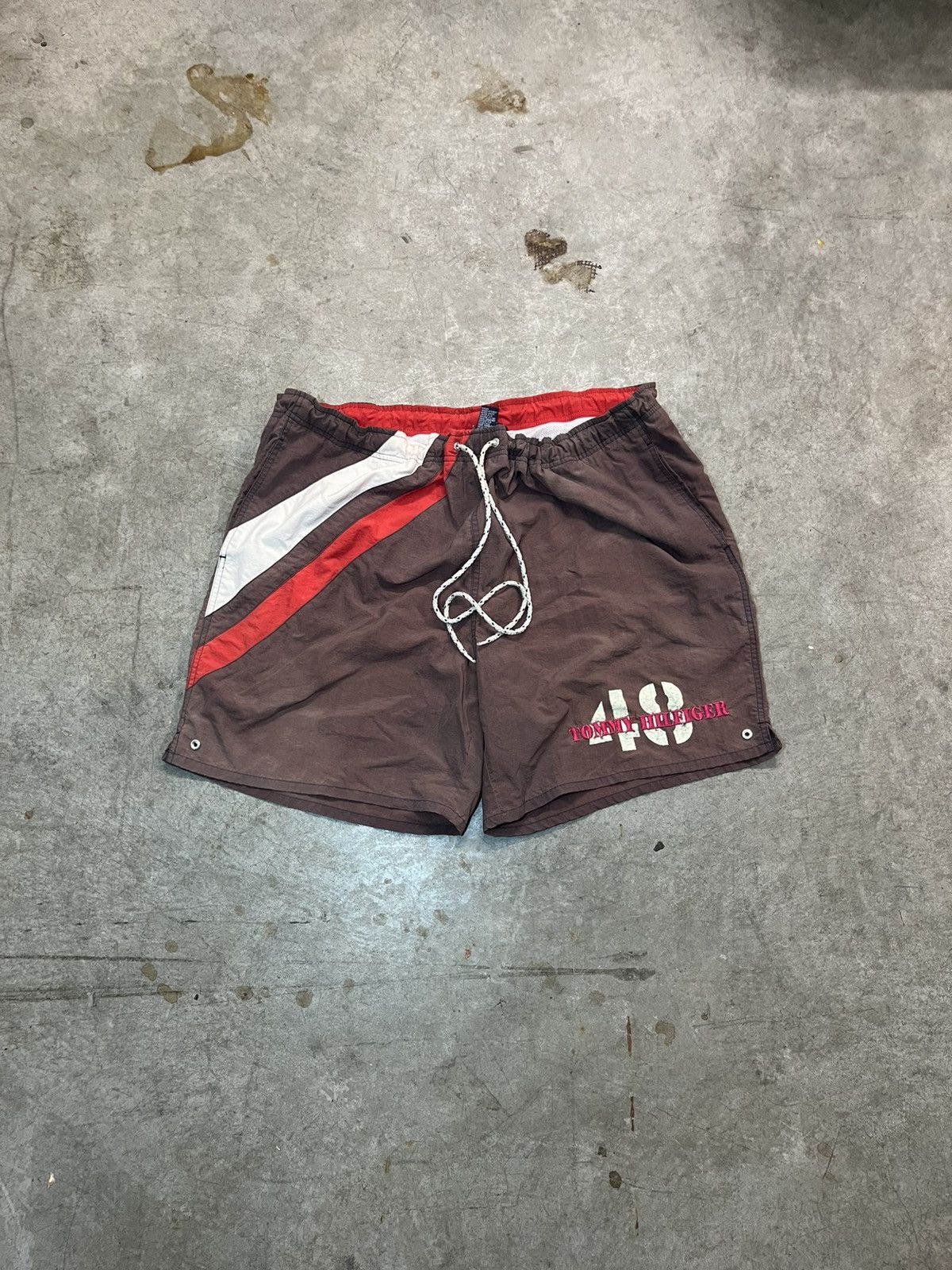 Tommy Hilfiger Vintage Brown Size XL Tommy Hilfiger Shorts Two Pockets Size US 35 - 1 Thumbnail