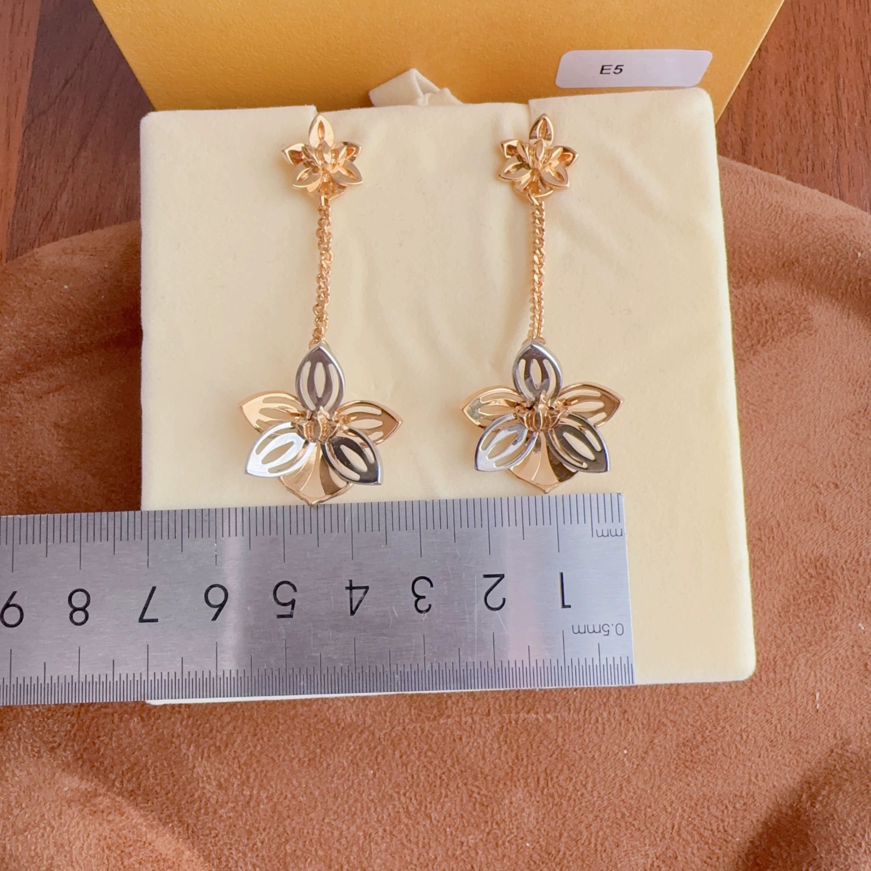 Fendi Fendi 99 New 2Tone Floral Earrings With Box Size ONE SIZE - 8 Thumbnail