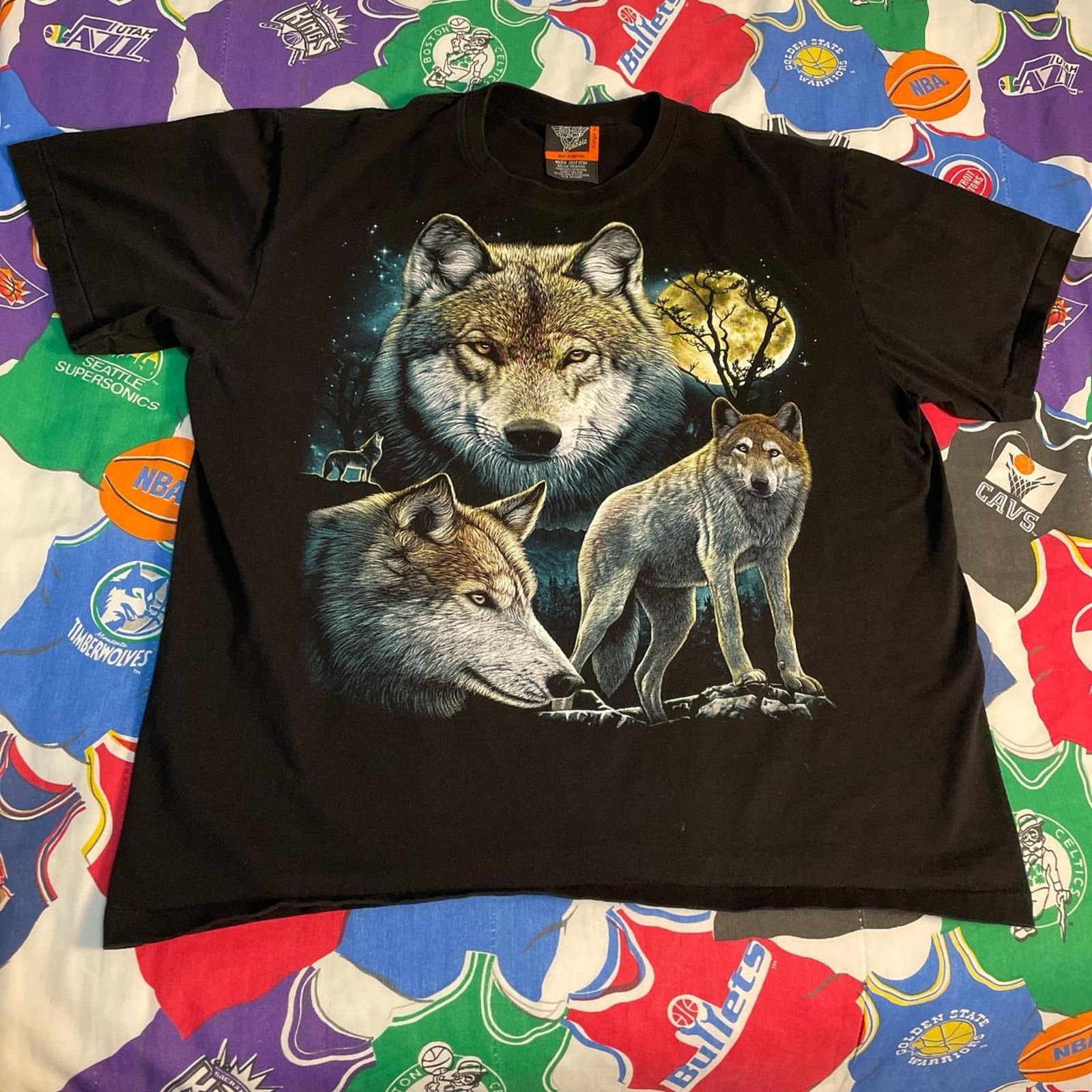 The Mountain × Vintage Vintage 90s Wolf Wolves Nature Wilderness Wildlife USA Tee Size US XL / EU 56 / 4 - 1 Thumbnail