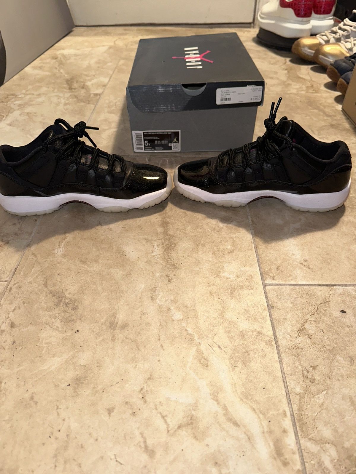 Jordan Brand × Nike Air Jordan 11 72-10 Low Size US 5 / EU 37 - 3 Thumbnail