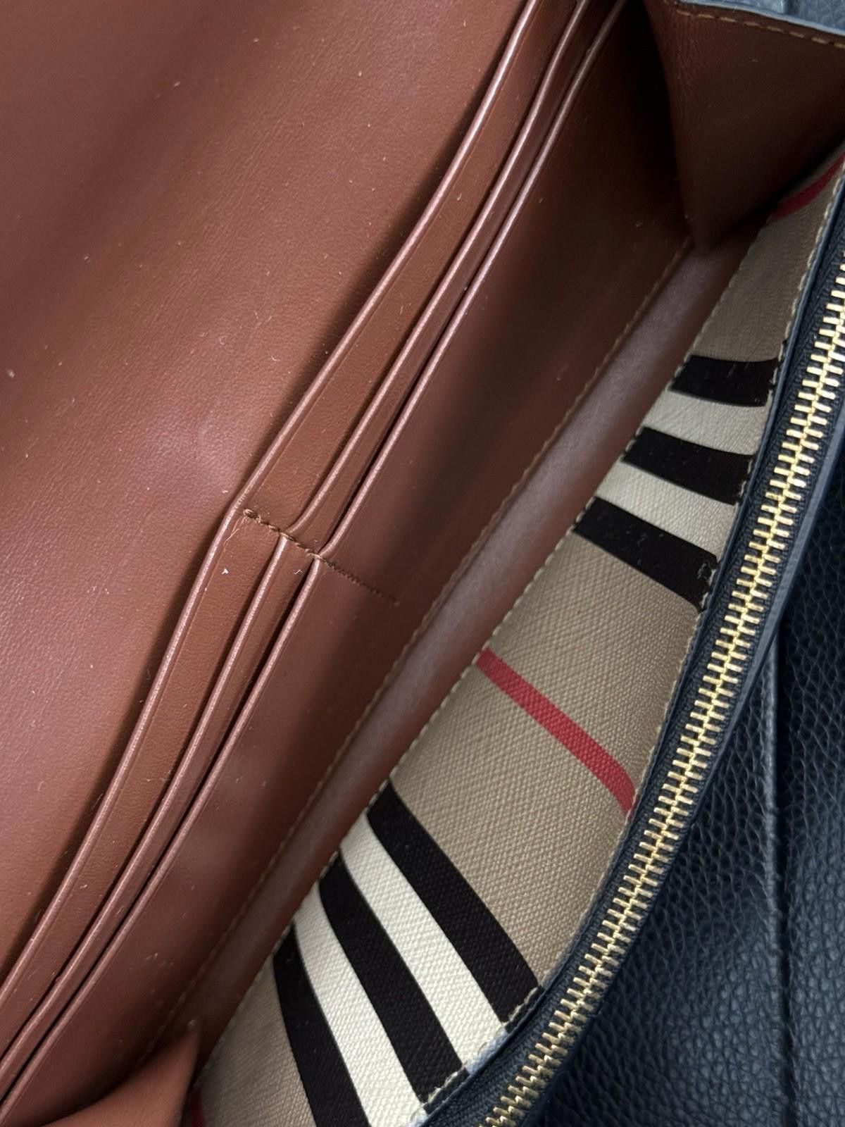 Burberry BURBERRY HALTON STRIPED LOGO CONTINENTAL WALLET CLUTCH Size ONE SIZE - 7 Thumbnail
