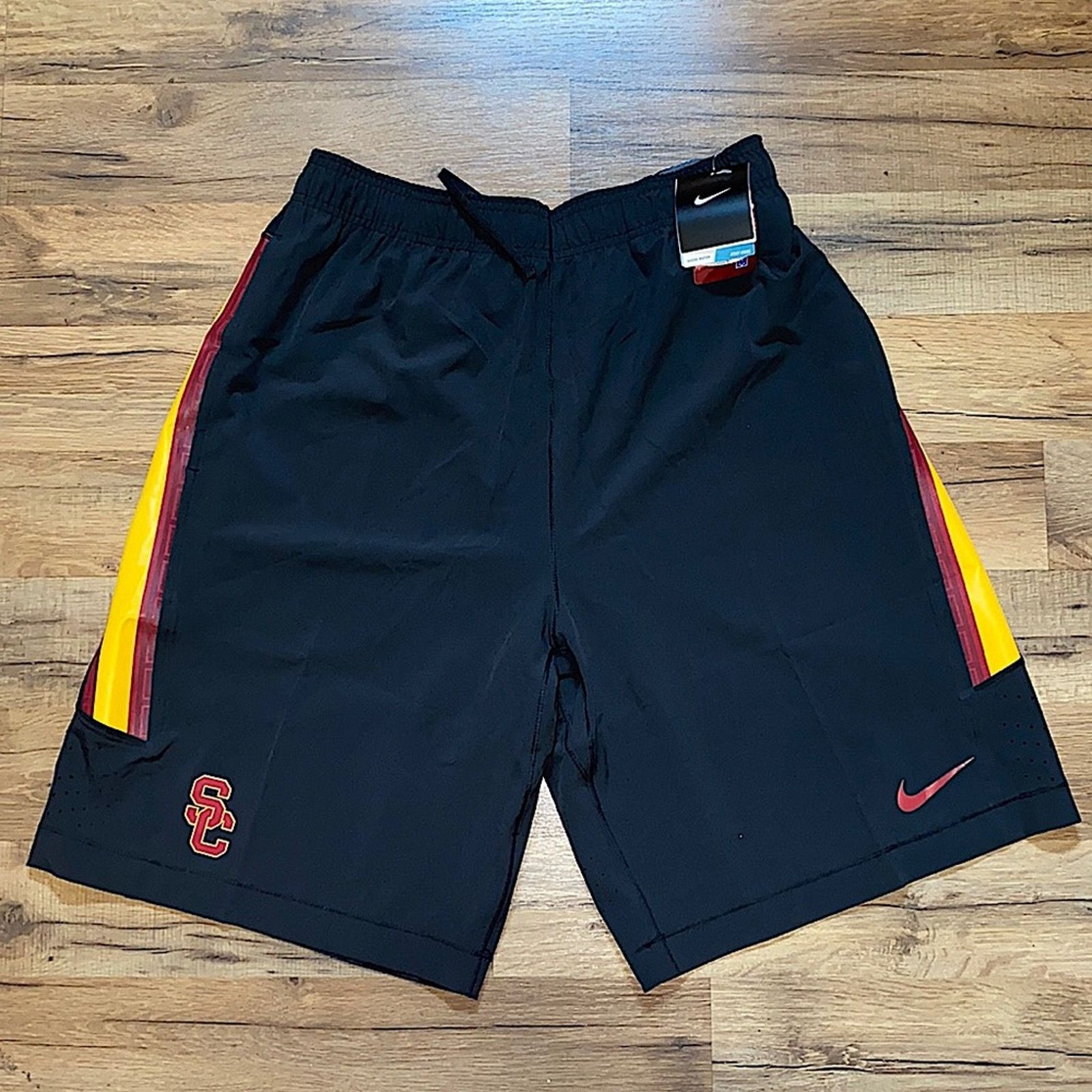 Nike 2014 Nike USC shorts Size US 32 / EU 48 - 1 Thumbnail