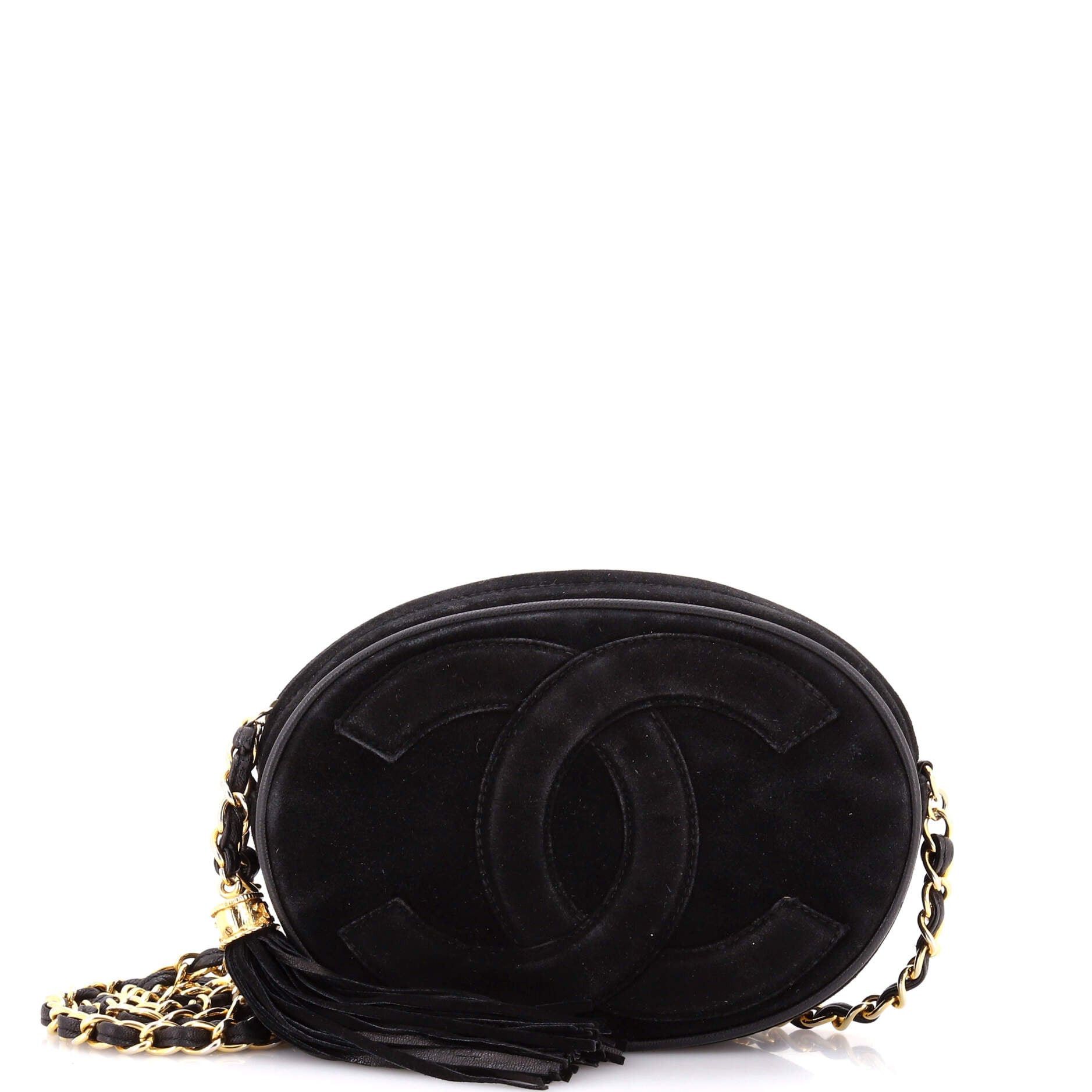 Chanel Vintage Oval CC Tassel Crossbody Bag Size ONE SIZE - 1 Thumbnail