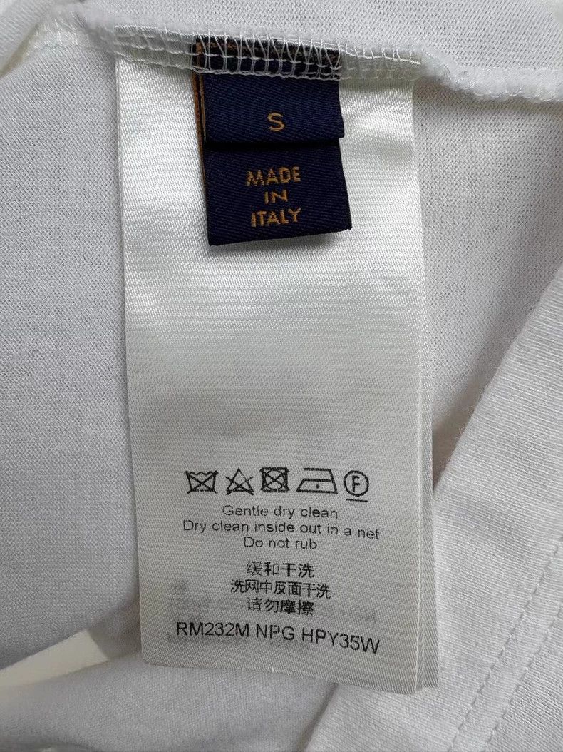 Louis Vuitton LOUIS VUITTON White beaded short sleeves 2504-Nextarrow Size US S / EU 44-46 / 1 - 7 Thumbnail