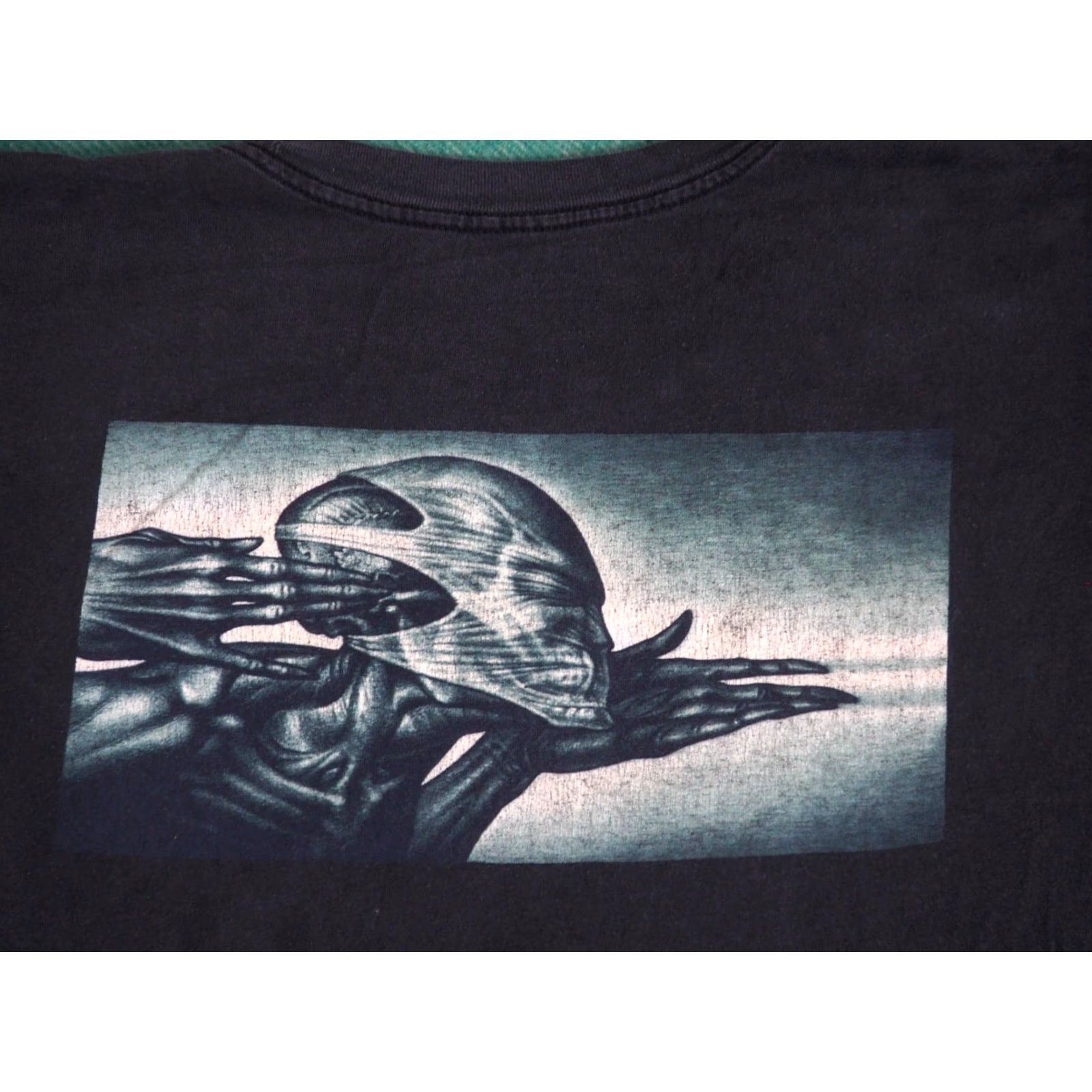 Vintage VTG Y2k Tool Lateralus Faded Black Alien Art Band Grunge L/S Tee T-Shirt 2XL Mens Size US XXL / EU 58 / 5 - 7 Thumbnail