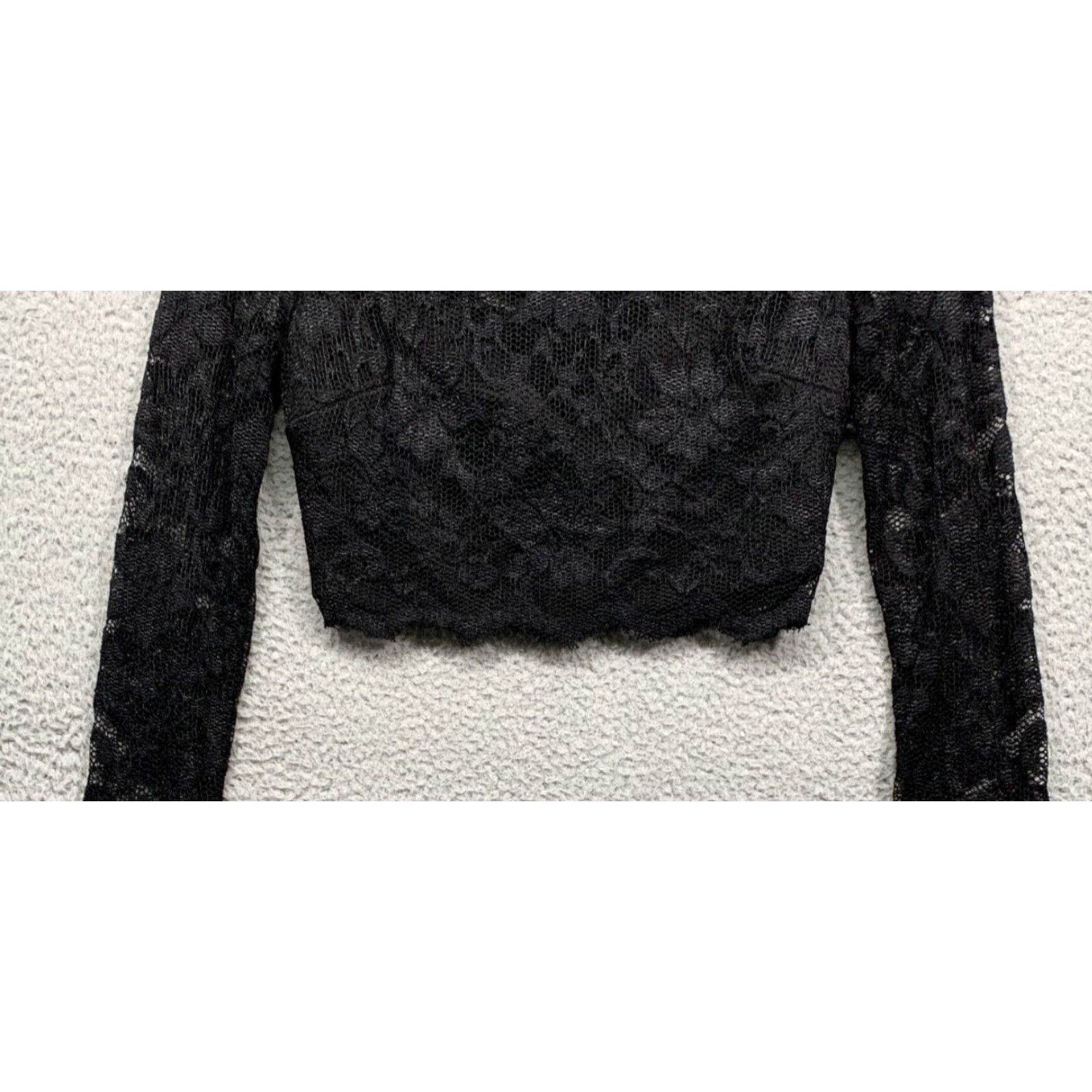 Vintage B Smart Misses Cropped Lace Top Size 3 Black Lined Zipper Hand Wash Stretch Blouse Tee Shirt Cropped Lace Top Black Zipper Womens Girls Teens N/A Size XS / US 0-2 / IT 36-38 - 3 Thumbnail