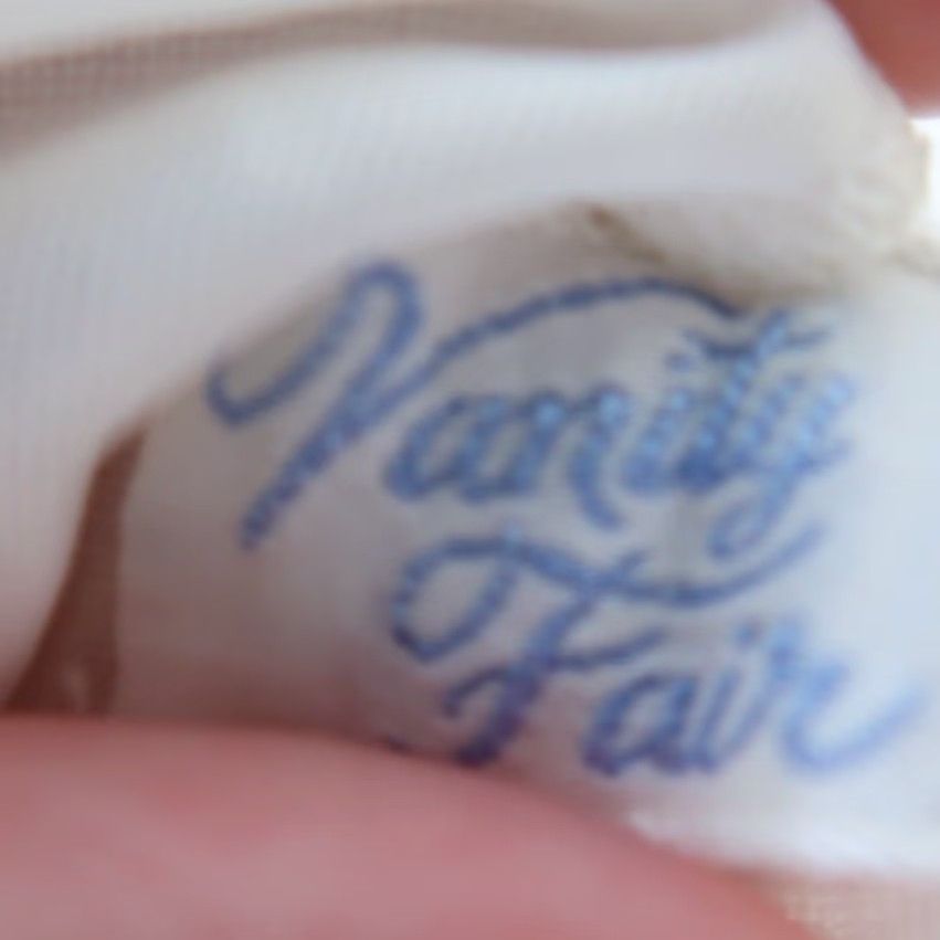 Vintage VINTAGE Vanity Fair Cream Nylon Slip Dress 70s 80s Women S Small Slip Womens Size S / US 4 / IT 40 - 5 Thumbnail