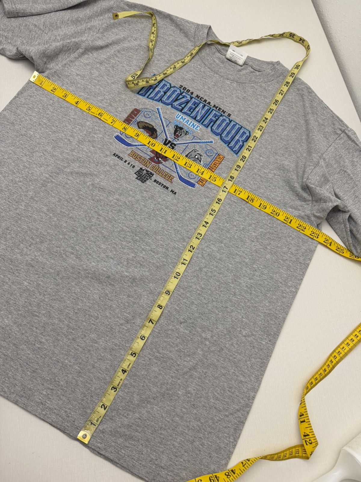 Champion Vintage Y2K Champion NCAA 2004 Frozen Four Boston T Shirt XL Size US XL / EU 56 / 4 - 6 Thumbnail