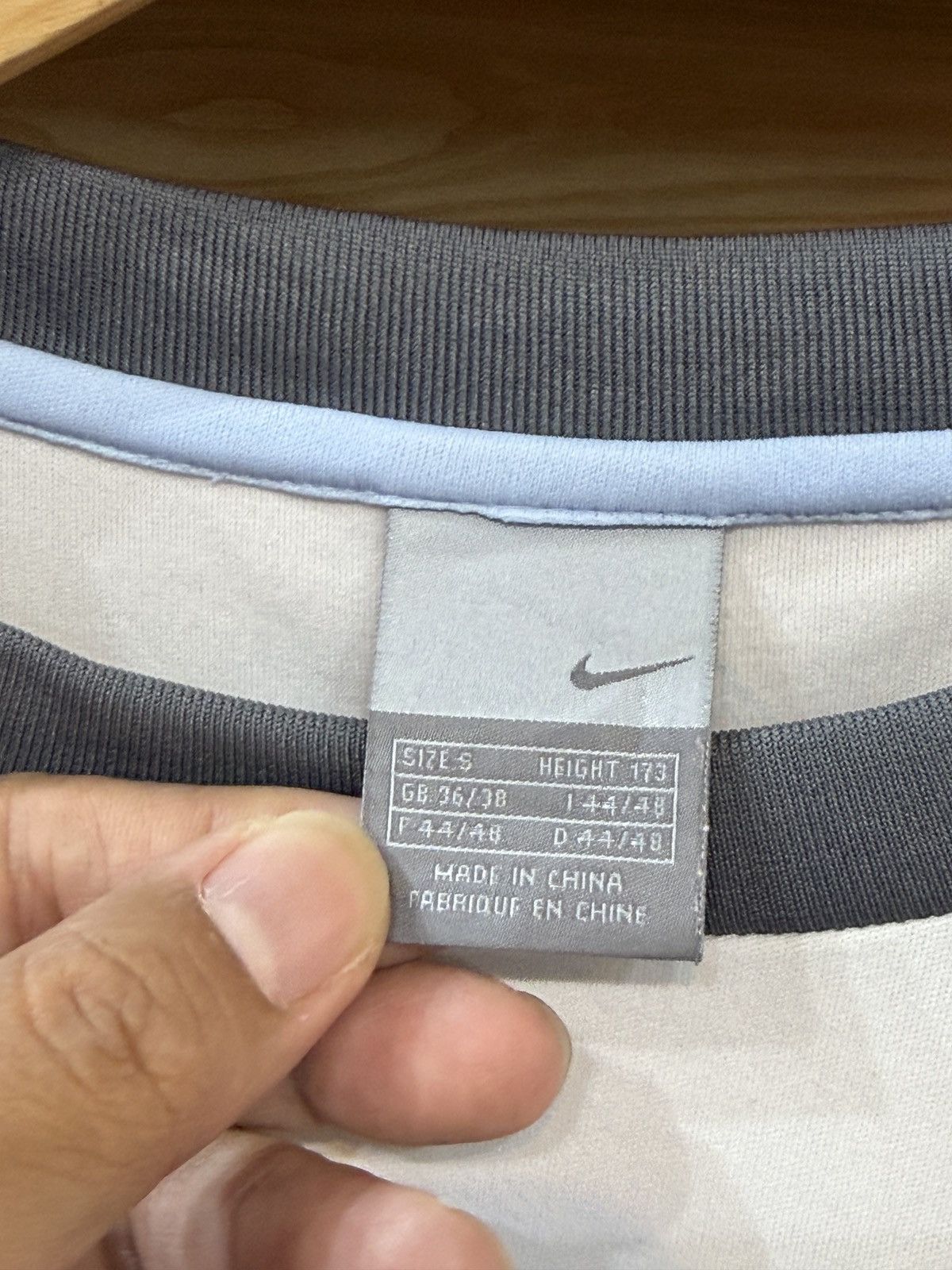 Nike Vintage Nike Air Max 360 Training Jersey Size US S / EU 44-46 / 1 - 6 Thumbnail