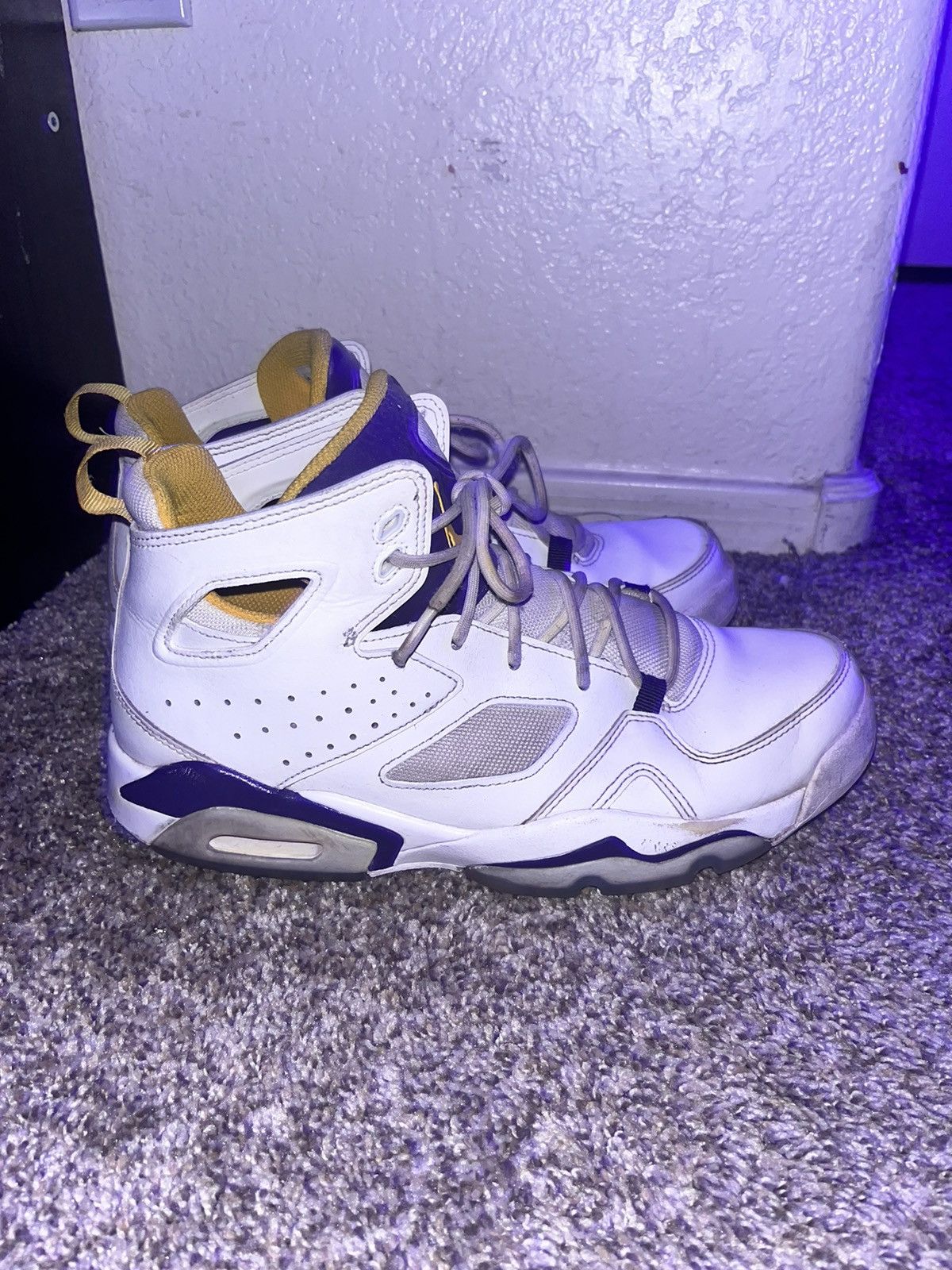 Jordan Brand Jordan Flight Club 91 Lakers Size US 9 / EU 42 - 1 Thumbnail