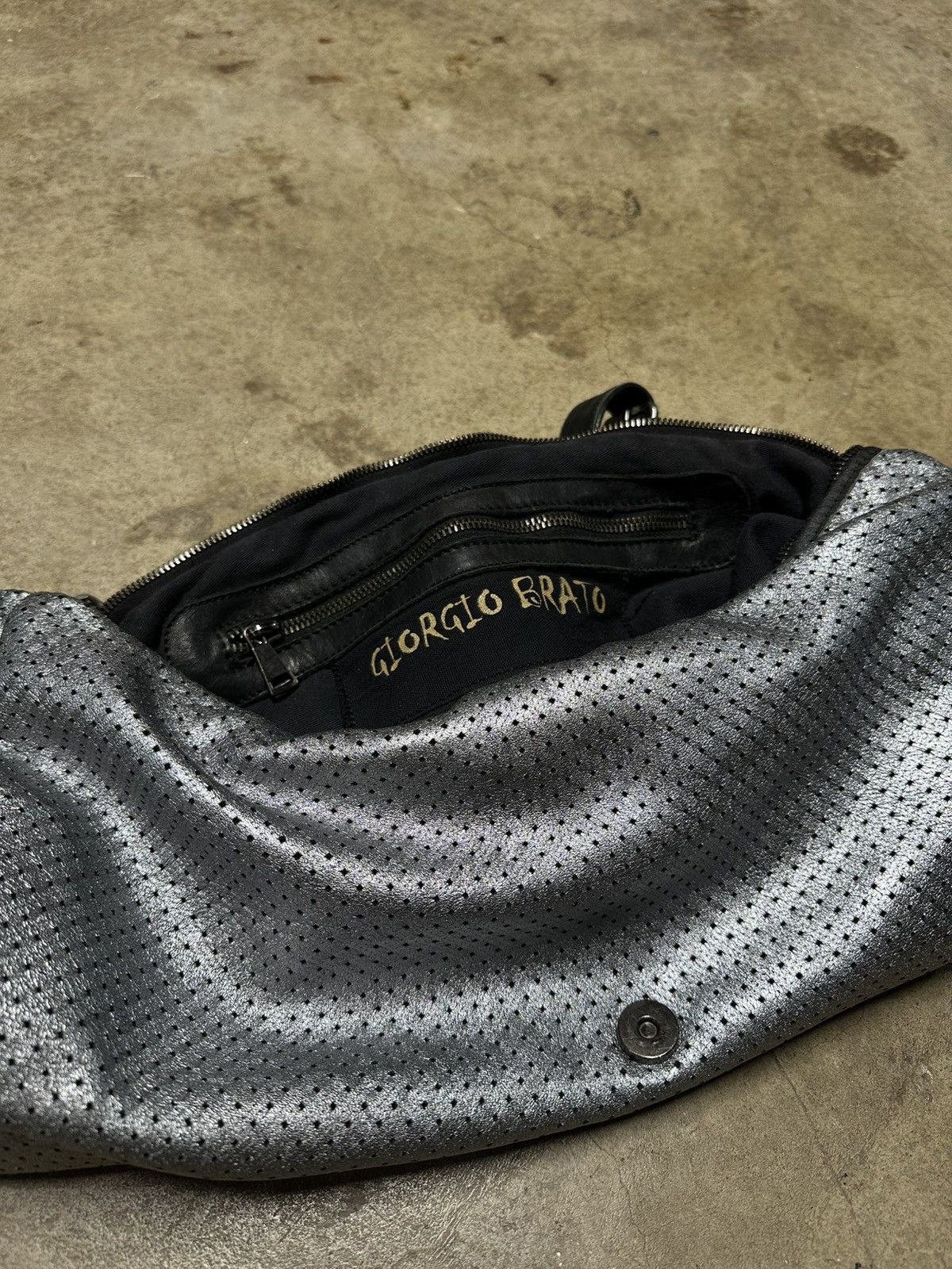 Giorgio Brato GIORGIO BRATO Silver Perforated Leather Shoulder Bag Size ONE SIZE - 4 Thumbnail