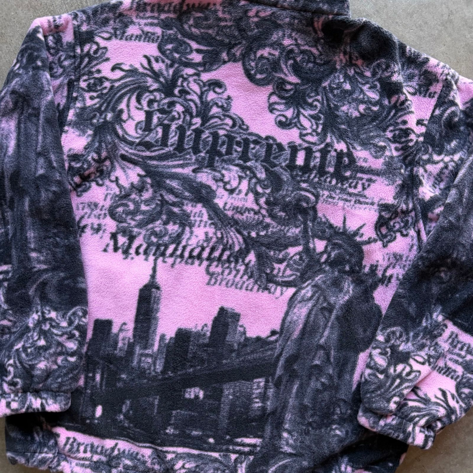 Supreme Brand New Supreme New York Fleece Pink M Size US M / EU 48-50 / 2 - 5 Thumbnail
