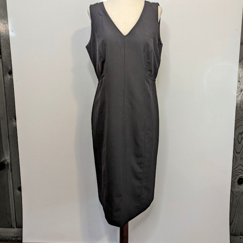 Lafayette 148 Lafayette 148 New York wool sheath v neck dress size 6 Size M / US 6-8 / IT 42-44 - 5 Thumbnail
