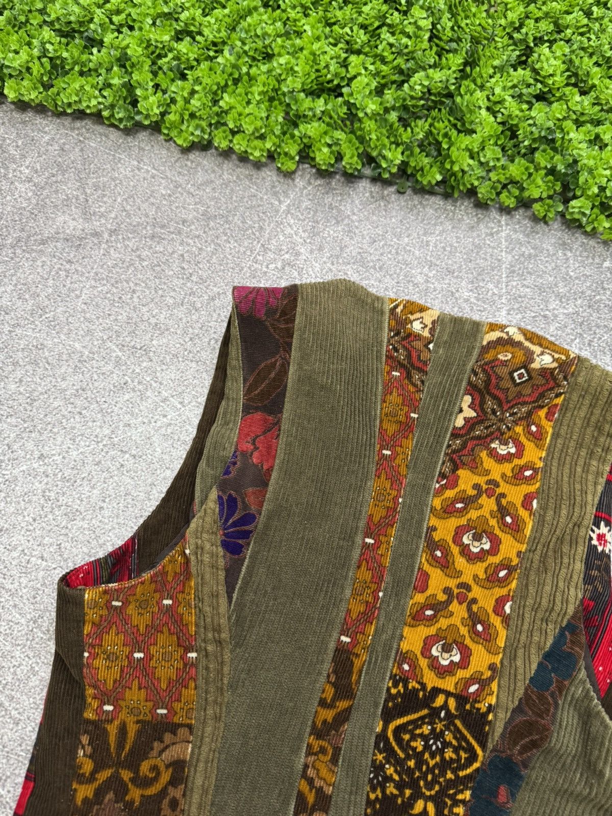 Dolce & Gabbana Vintage 1990s Dolce & Gabbana Velvet Patchwork Vest Boro Size S / US 4 / IT 40 - 10 Thumbnail