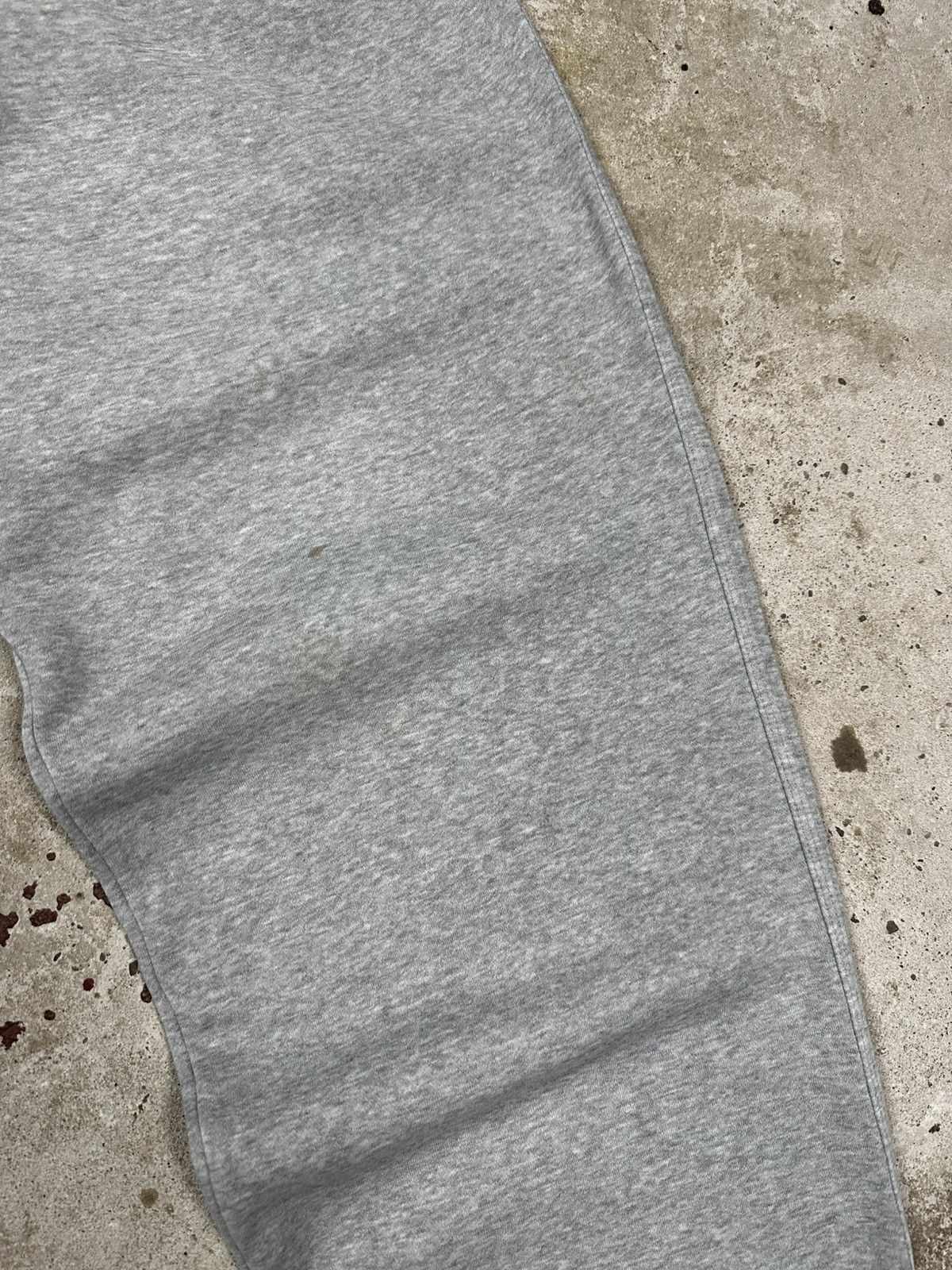 Nike Vintage Y2K Nike Baggy Grey Sweatpants Loose Swoosh rare Size US 38 / EU 54 - 5 Thumbnail