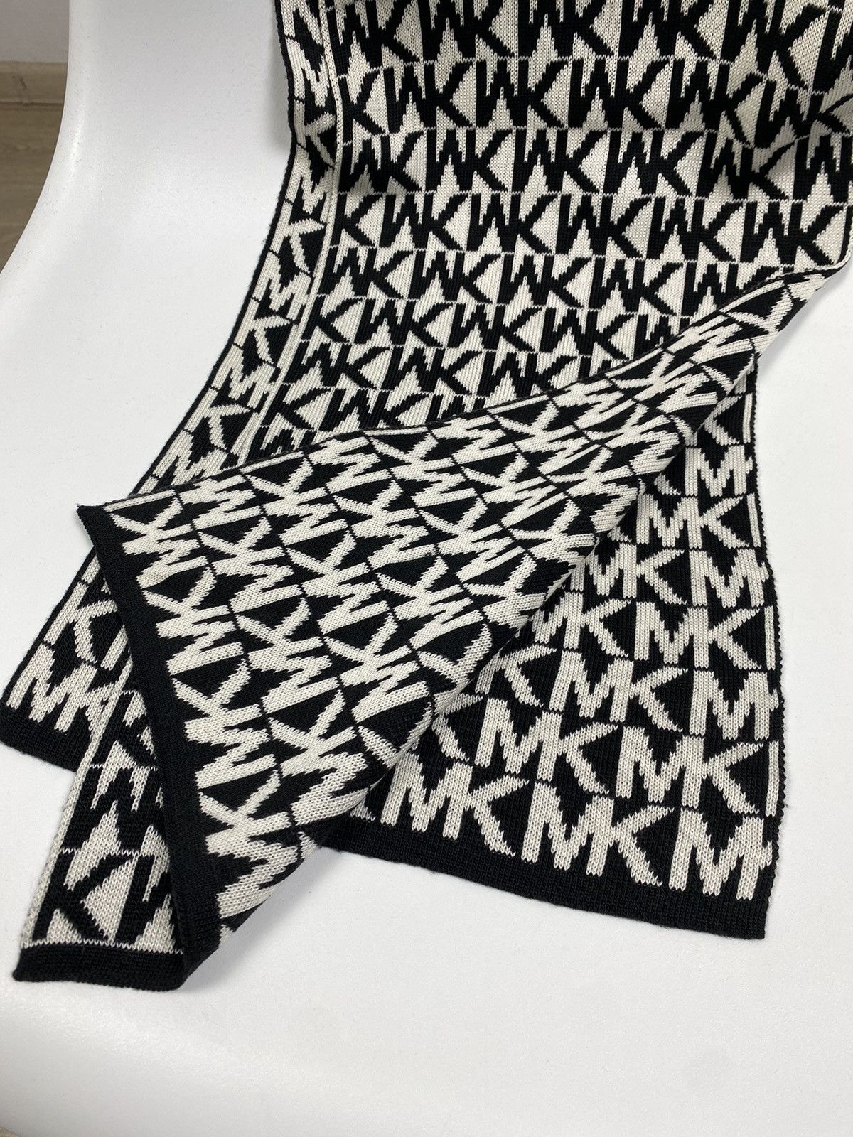 Michael Kors Michael Kors Beanie + Scarf Set Monogram Size ONE SIZE - 6 Thumbnail