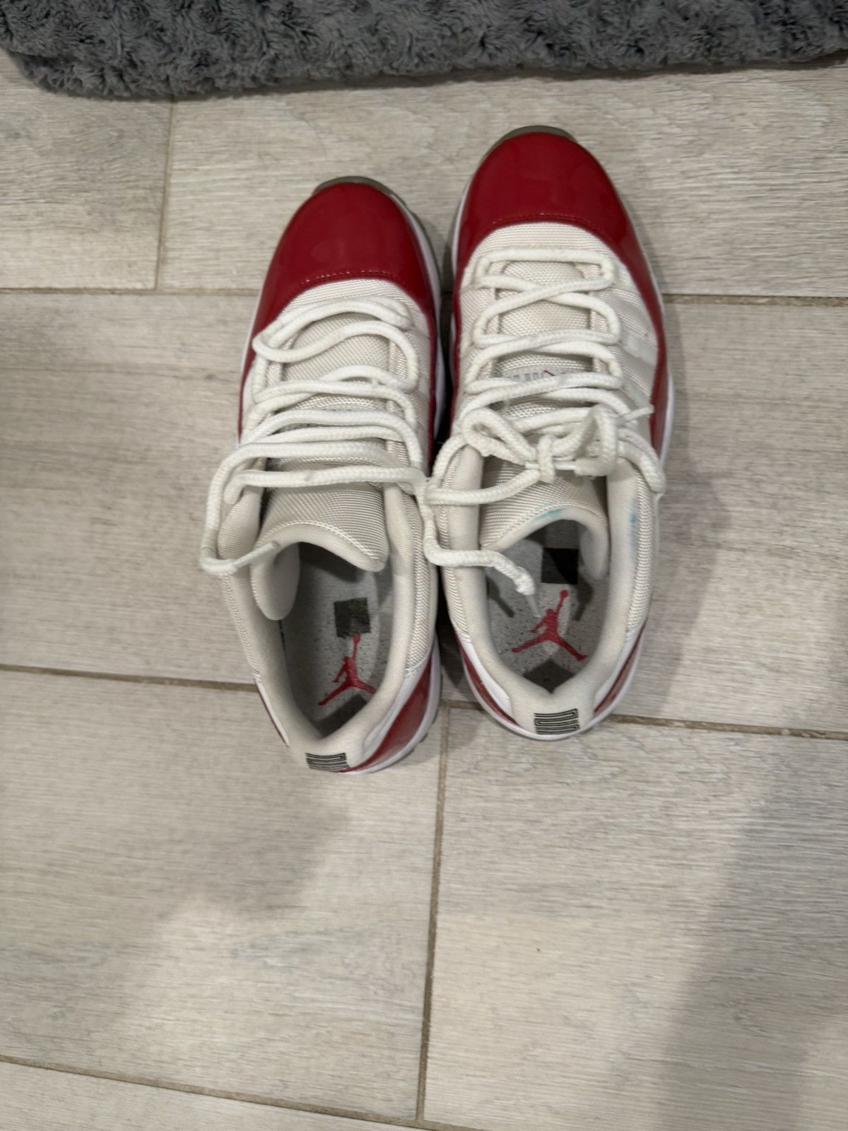 Jordan Brand Jordan 11 low cherry Size US 10 / EU 43 - 4 Thumbnail