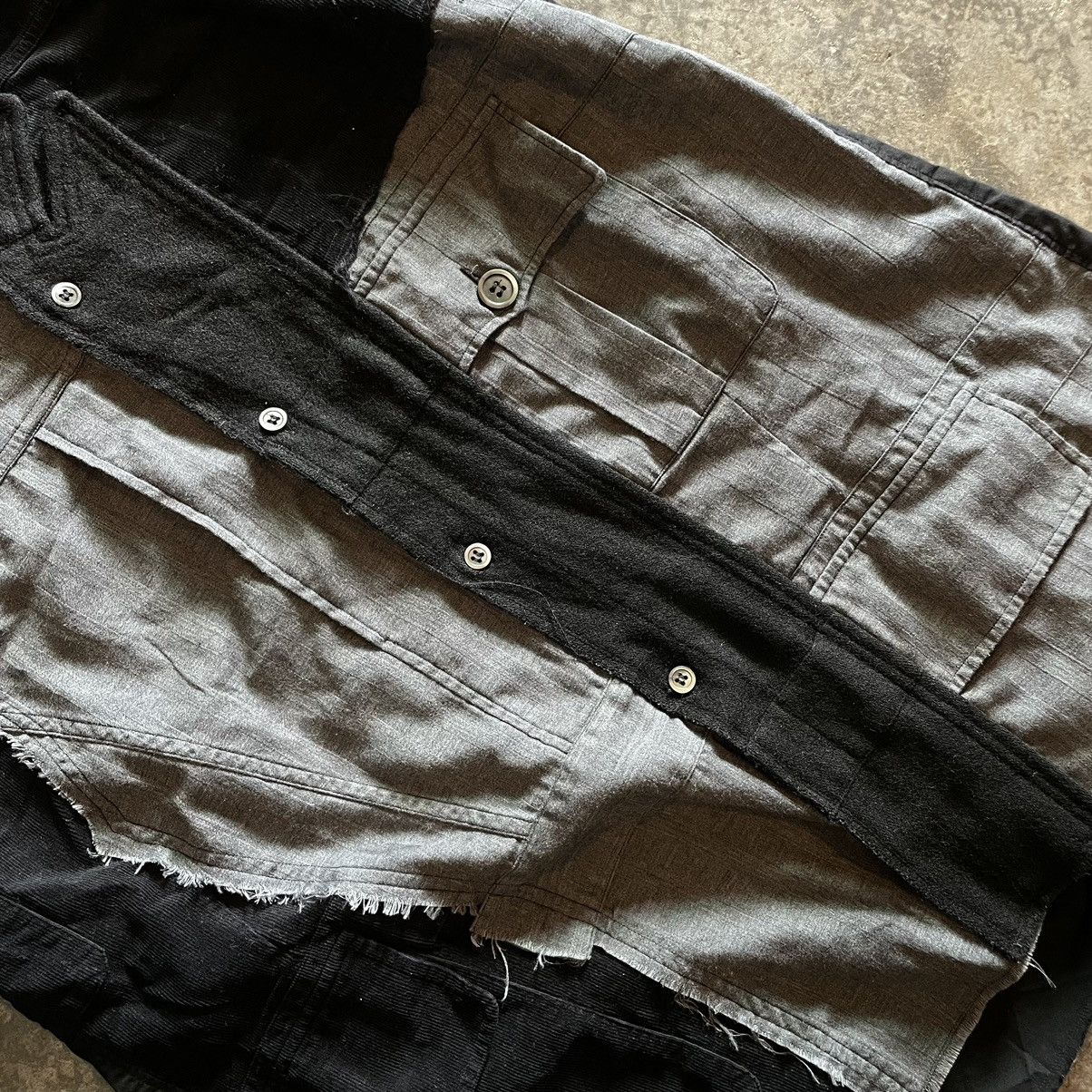 Comme des Garcons Comme Des Garcons Reconstruction Design Button Ups Size US S / EU 44-46 / 1 - 5 Thumbnail