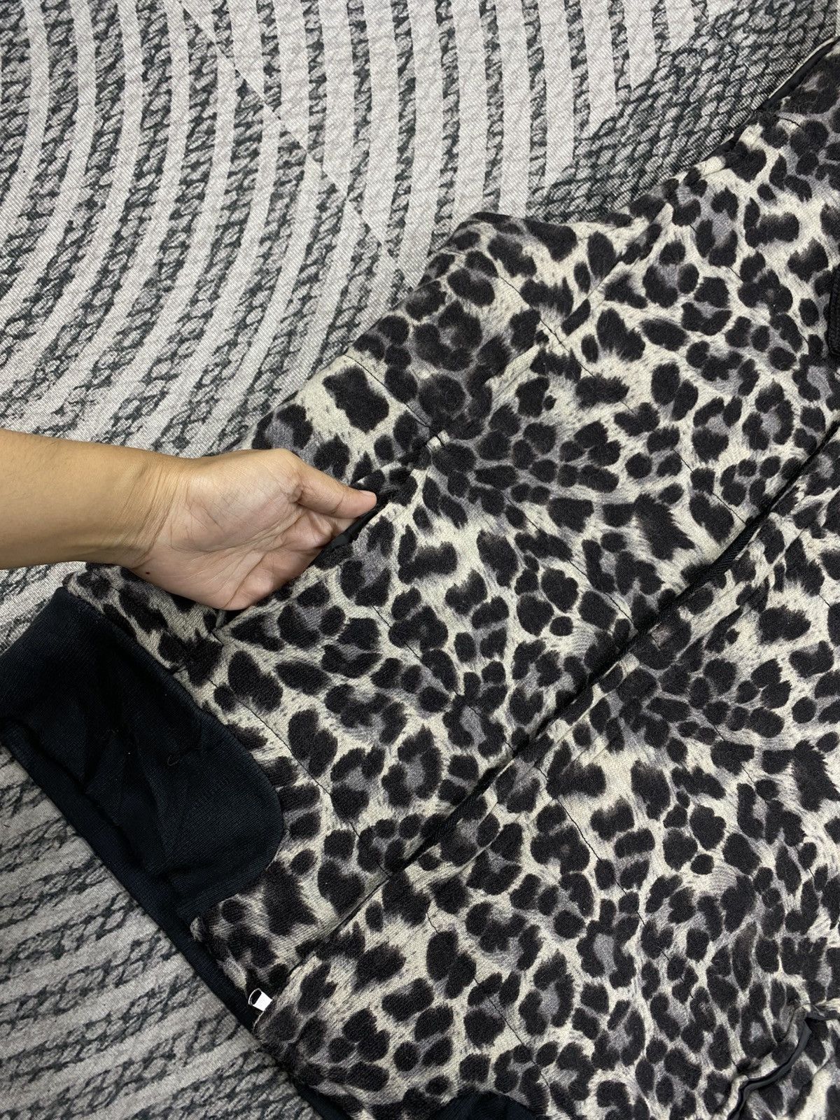 semanticdesign Vtg Semantic Design Leopard Sleeveless Hoodie Vest Jacket Size US M / EU 48-50 / 2 - 6 Thumbnail