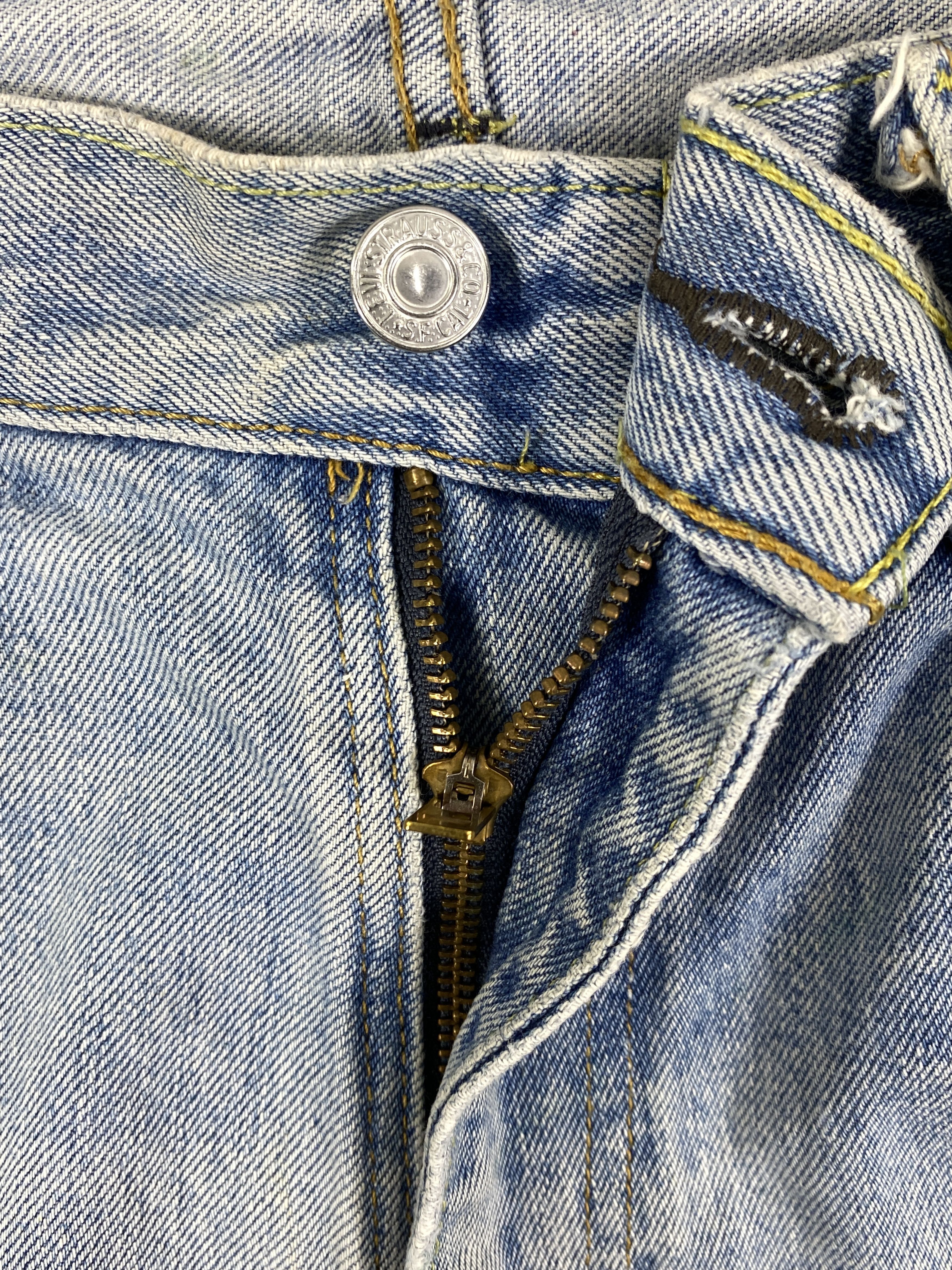 Levi's Light Blue Wash Vintage Levi's 550 35x29 Denim -JN1834 Size US 35 - 7 Thumbnail