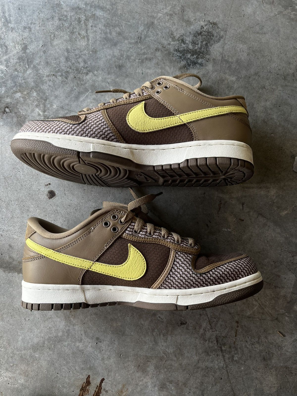 Nike × Undefeated Nike Dunk Low SP Undefeated Canteen Dunk Size US 9 / EU 42 - 2 Thumbnail
