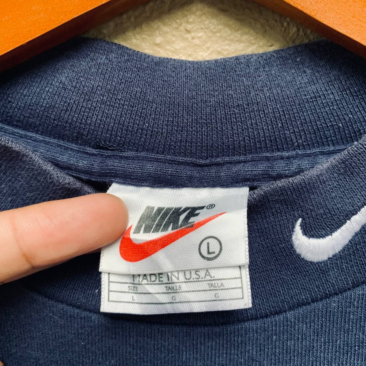 Nike Vintage 90s NIKE Small Embroidered Swoosh Sweatshirt Size US L / EU 52-54 / 3 - 4 Thumbnail