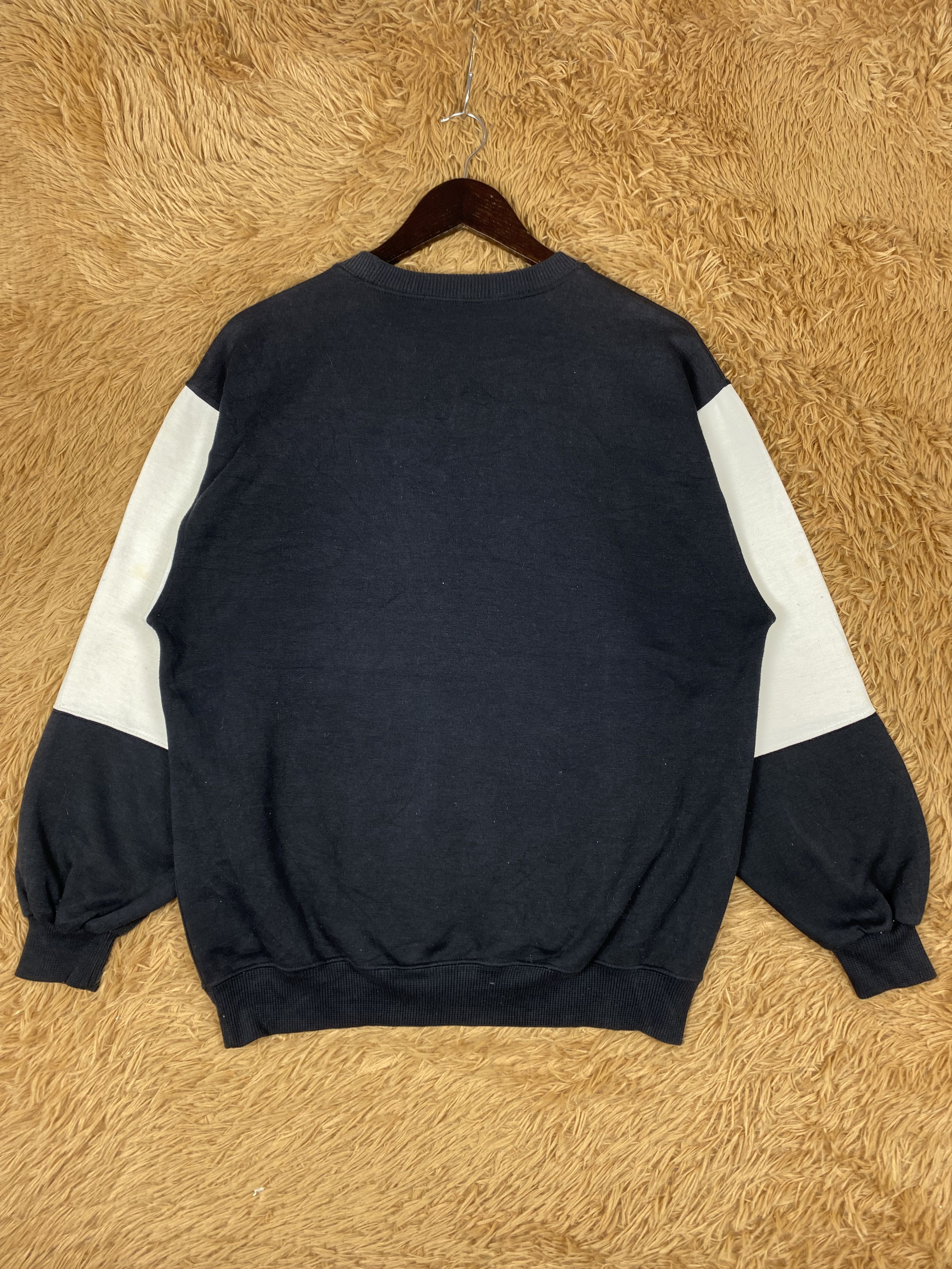 Vintage Vintage Andre Valentino Sweatshirts DJ1086 Size US L / EU 52-54 / 3 - 5 Thumbnail