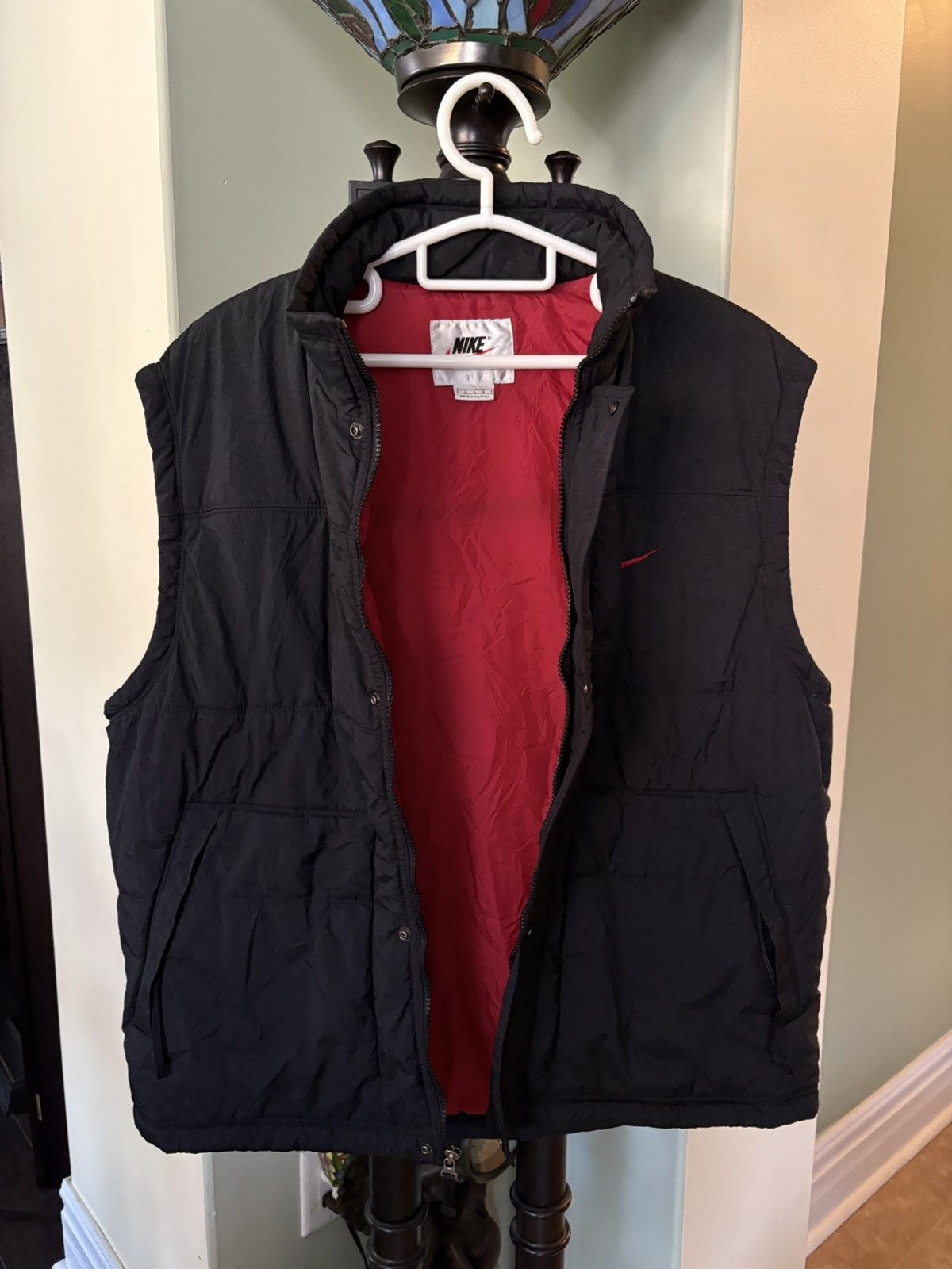 Nike Vintage Nike Nylon Puffer Vest White Tag 90’s Black/Red Size US L / EU 52-54 / 3 - 7 Thumbnail