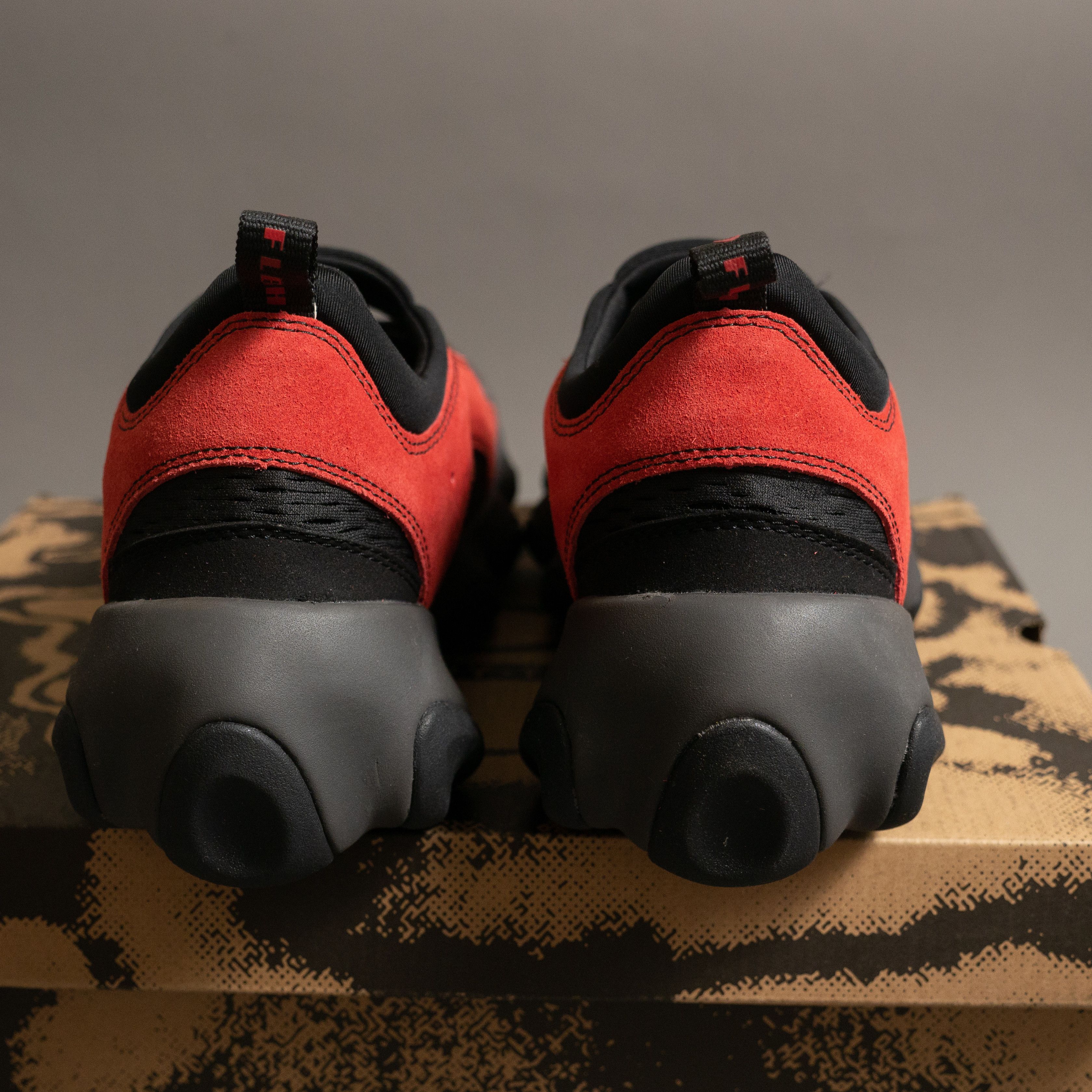 Brain Dead × Oakley Brain Dead x Oakley Suede Flesh Sandal Lava/Black Size US 11 / EU 44 - 6 Thumbnail
