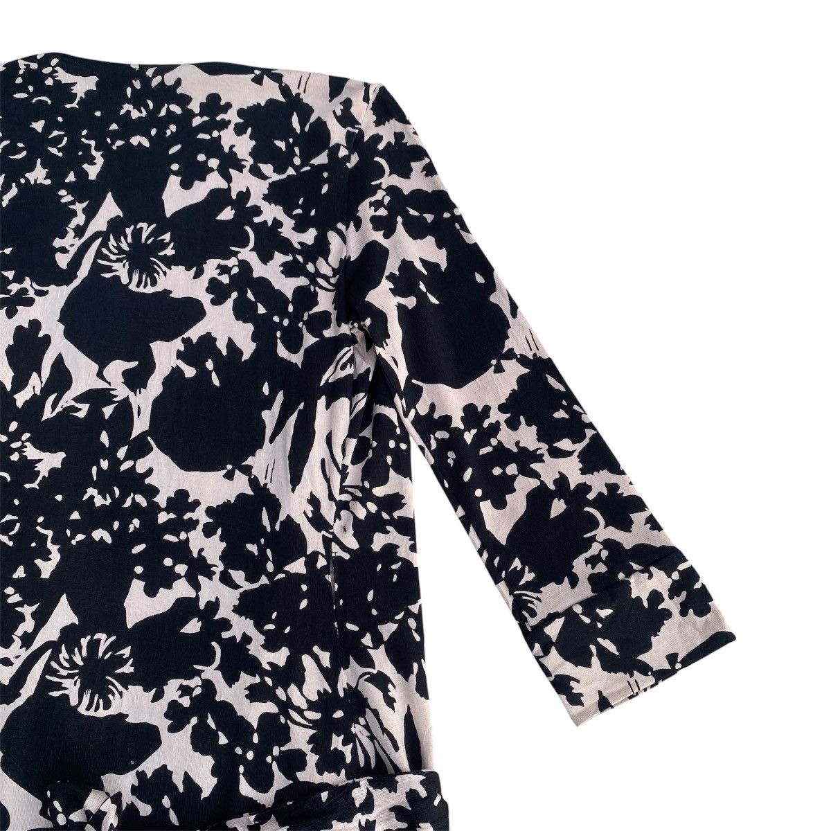Diane von Furstenberg ‼️LAST DROP‼️Diane von Furstenberg Silk WrapDress Floral Print Size XS / US 0-2 / IT 36-38 - 12 Thumbnail
