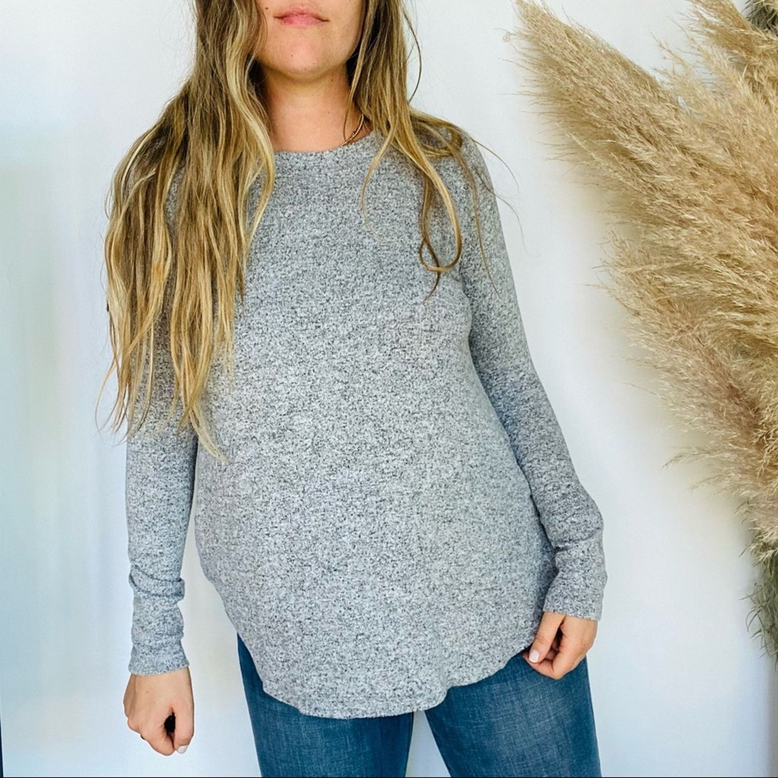 Forever 21 FOREVER 21 Gray Grey White Woven Sweater Knit Top Shirt Size M / US 6-8 / IT 42-44 - 1 Thumbnail