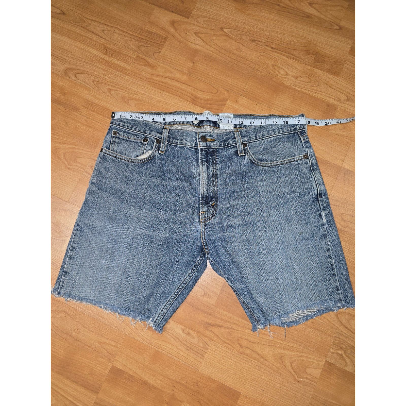 Levi's Levi's 36x30 Jean Shorts Light Wash Denim Cut Off Jorts Size US 36 / EU 52 - 7 Thumbnail