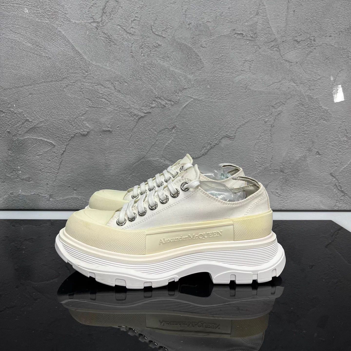 Alexander McQueen Alexander McQueen Canvas Platform Martin Boots 35W 98 New Size US 4 / IT 34 - 3 Thumbnail