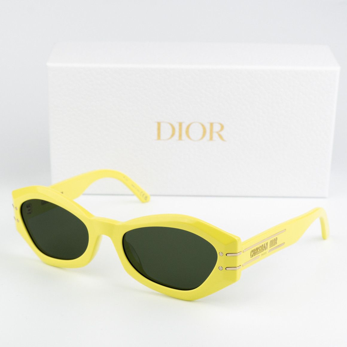 Dior NEW Dior DIORSIGNATURE B1U 66C0 Women Butterfly Sunglasses Size ONE SIZE - 2 Thumbnail