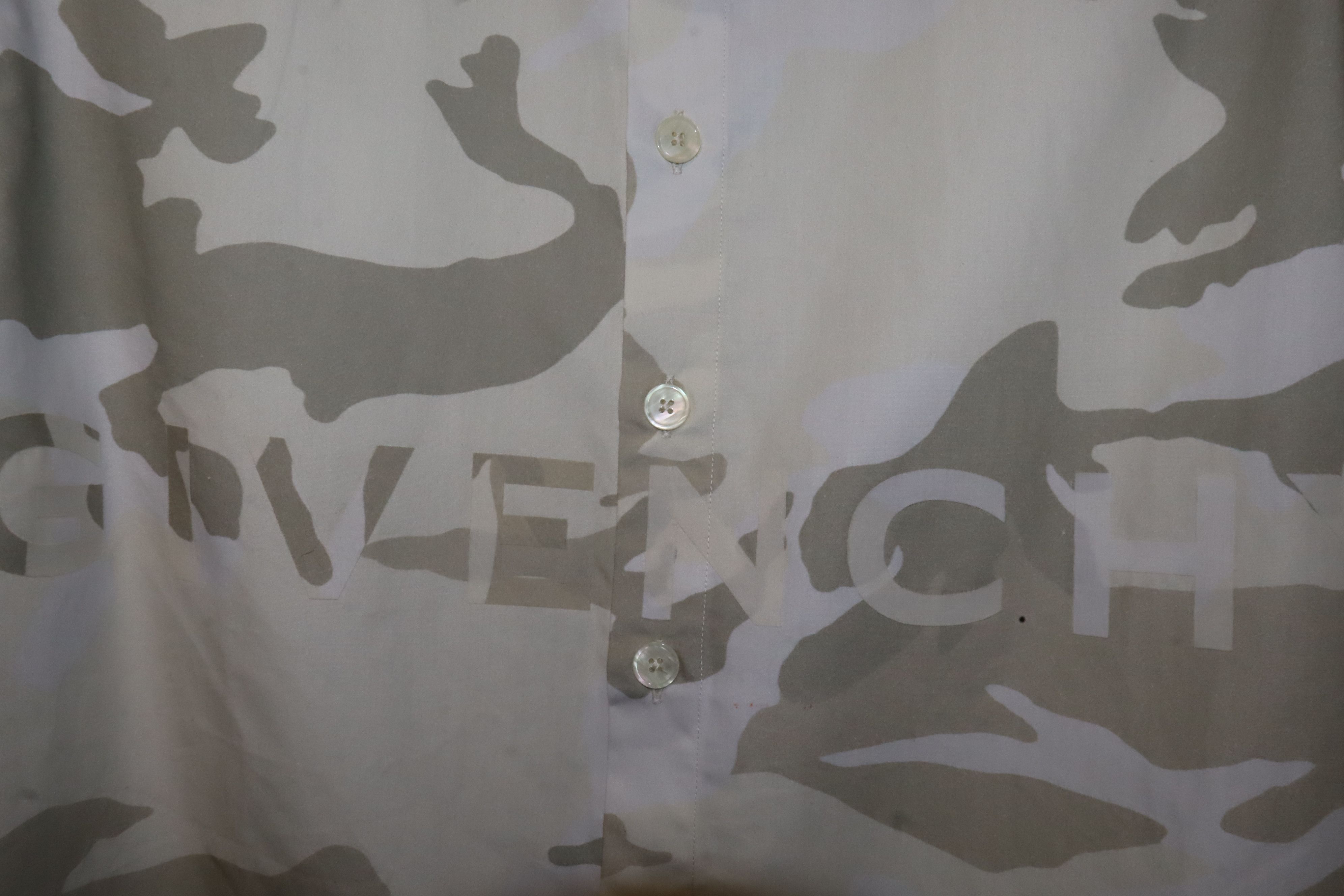Givenchy Camo logo shirt Size US S / EU 44-46 / 1 - 3 Thumbnail