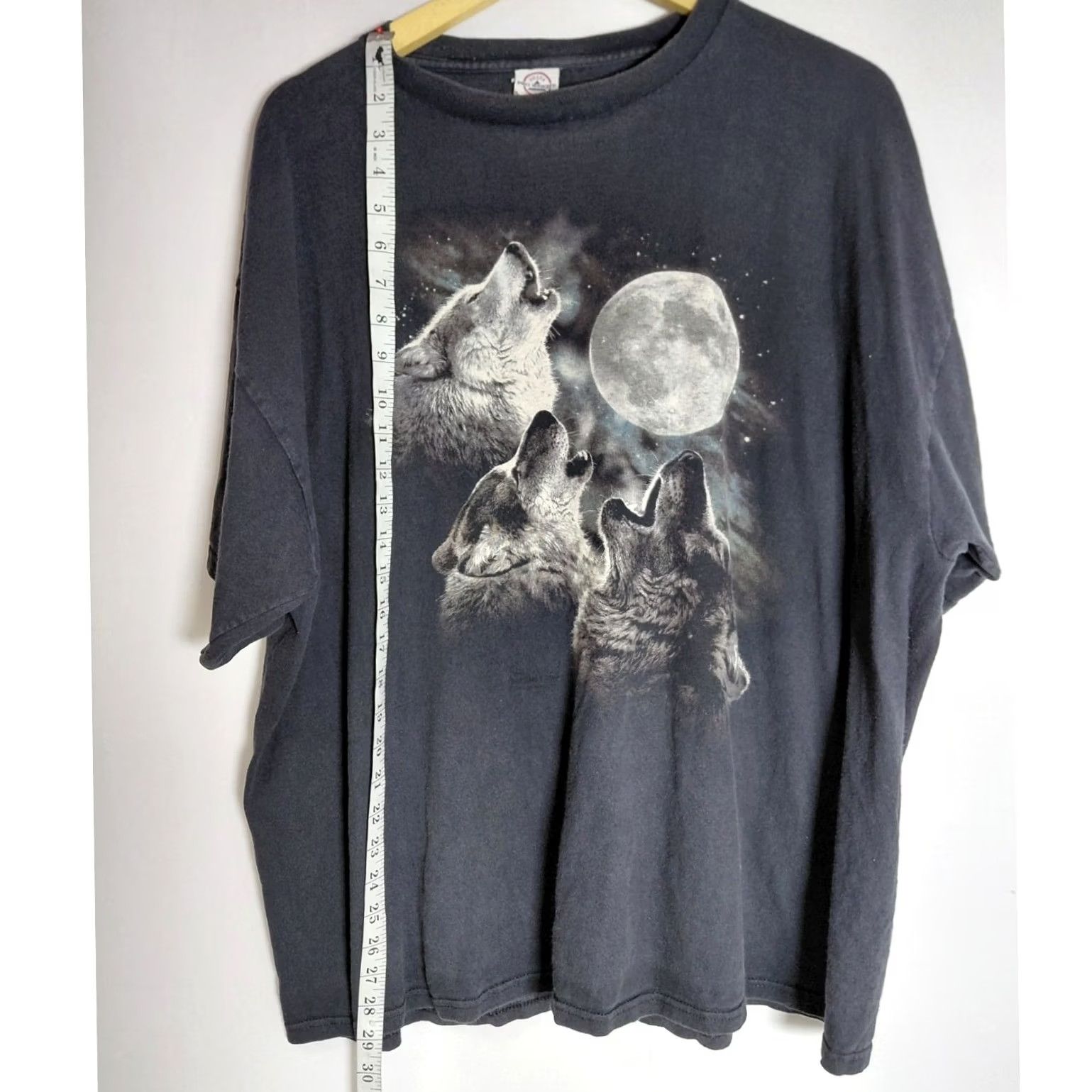 Vintage DELTA PRO WEIGHT Black T-Shirt Moon Wolf Graphic Print Men 2XL Size US XXL / EU 58 / 5 - 7 Thumbnail