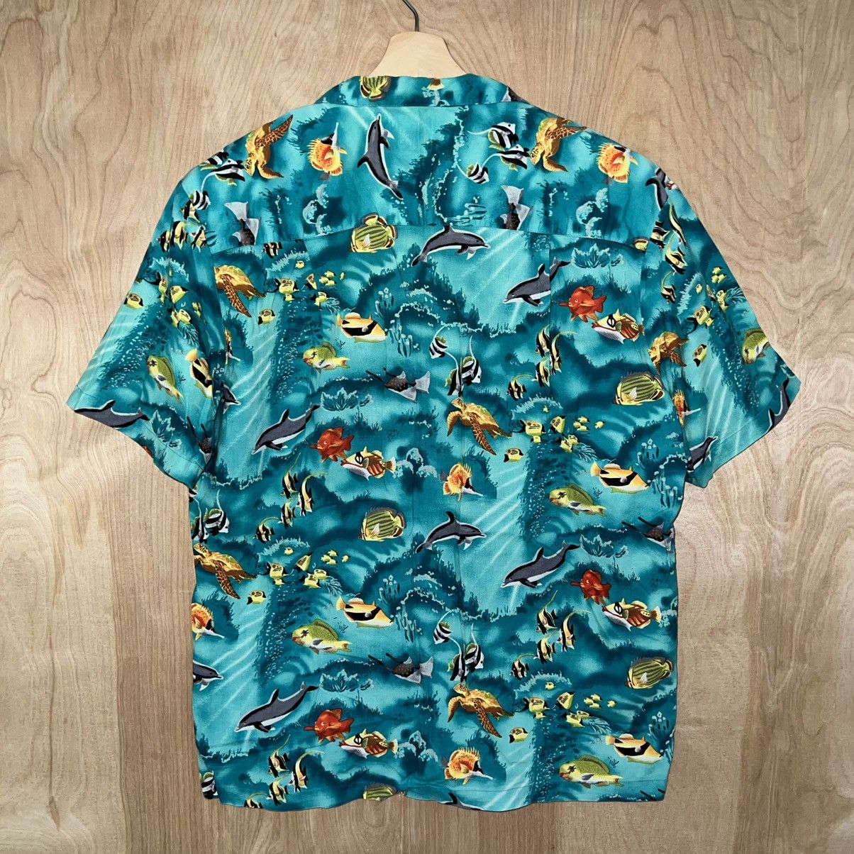Paradise Found × Vintage MEN’S PARADISE FOUND UNDERWATER FISH ANIMALS HAWAIIAN SHIRT Size US L / EU 52-54 / 3 - 5 Thumbnail