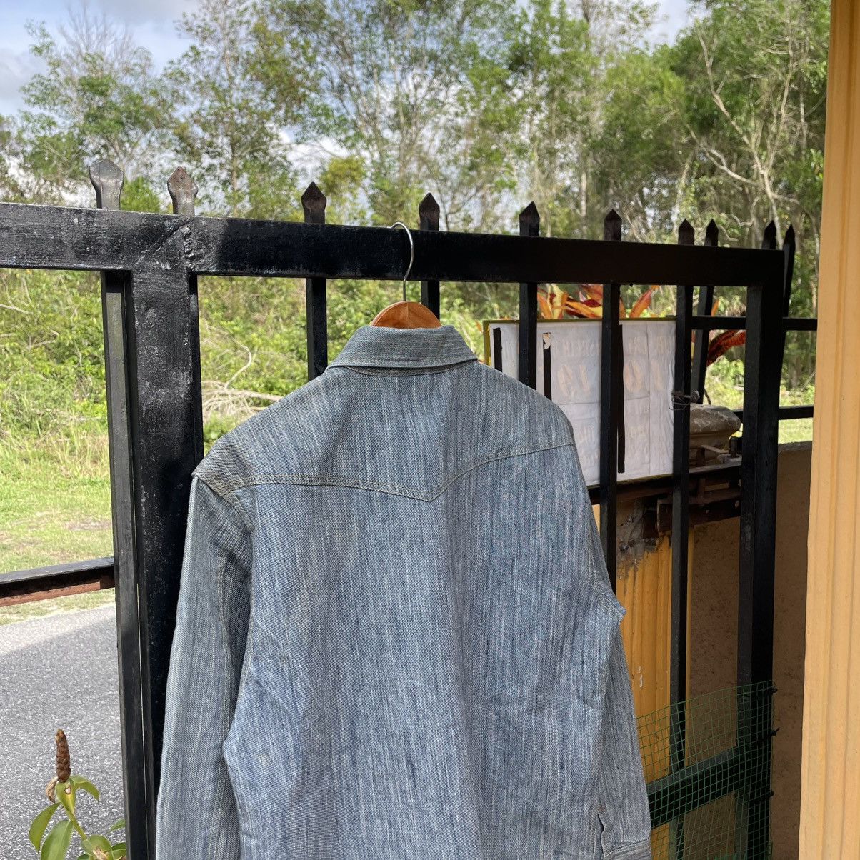 Japanese Brand 🔥🇯🇵Dogman Stoned Washed Double Pocket Denim Chore Jacket Size US M / EU 48-50 / 2 - 3 Thumbnail