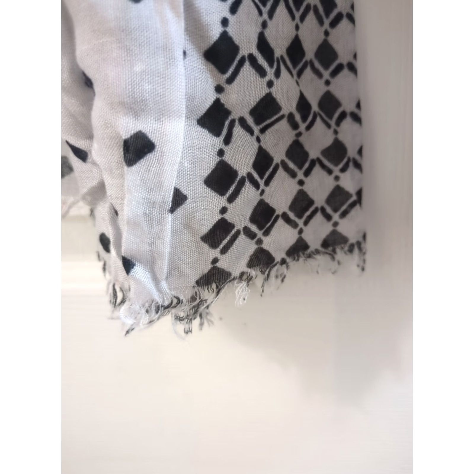 Vera Bradley Vera Bradley Scarf Women's Playful Penguins Gray 30" x 72" Fringe Winter Soft Neck Scarf Size ONE SIZE - 3 Thumbnail