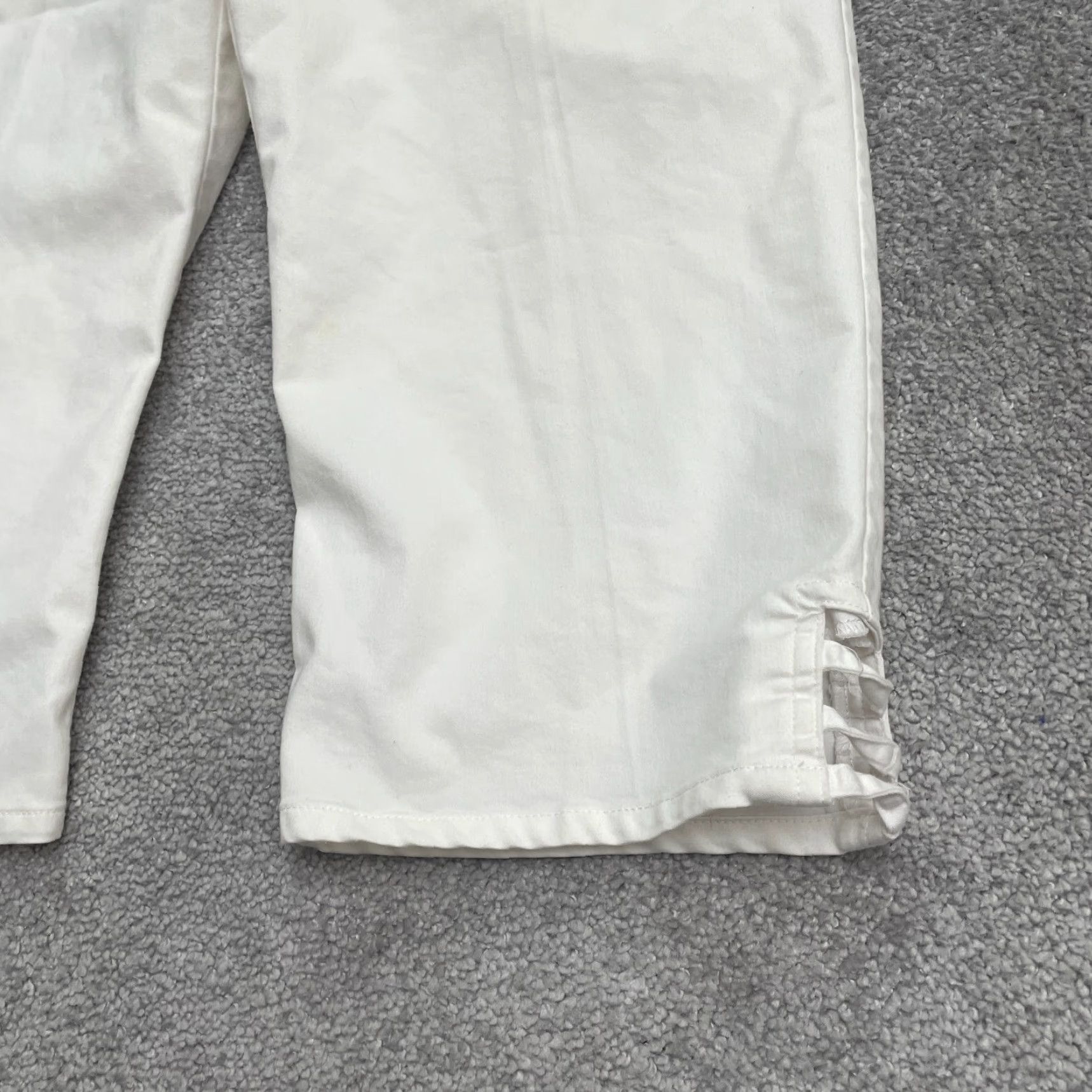 Vintage Alfred Dunner Cropped Pants Womens 6 Petite White High Rise Elastic Pocket 28x18 Size 28" / US 6 / IT 42 - 4 Thumbnail